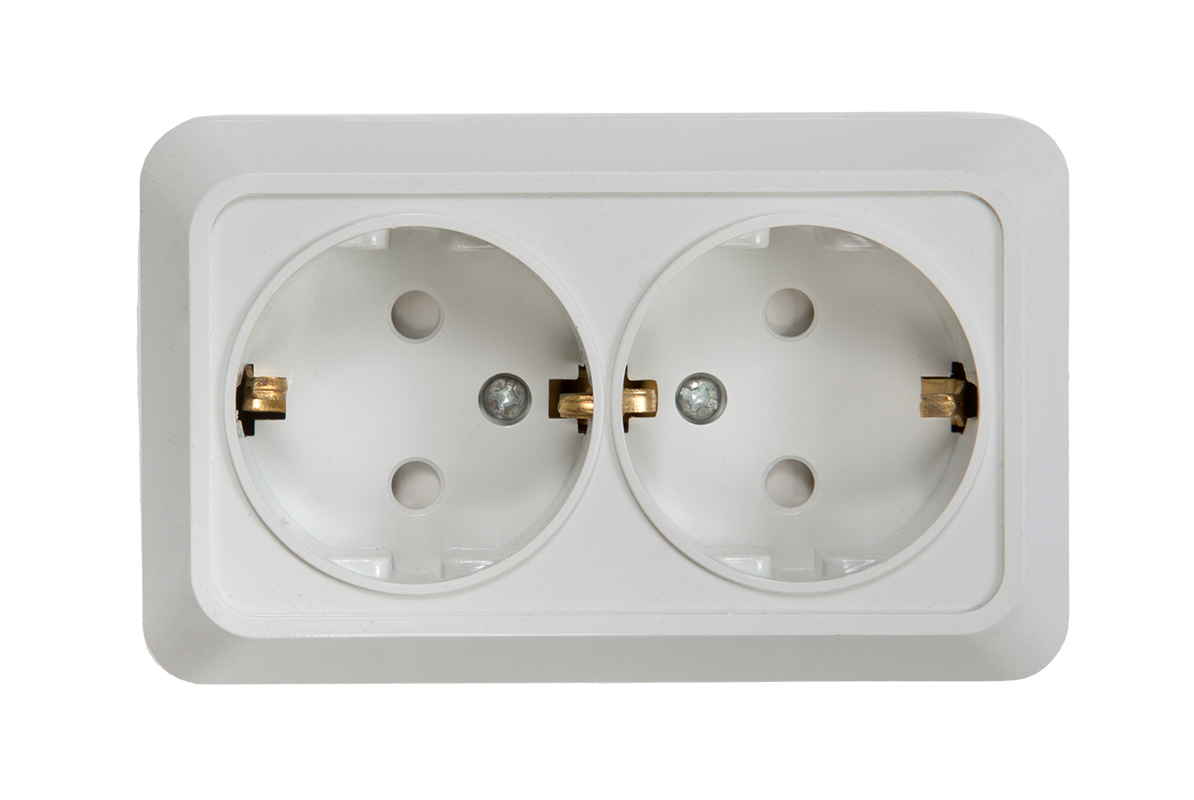 картинка Розетка двойная с заземлением со шторкой BOLLETO белая накладная 7128х IN HOME