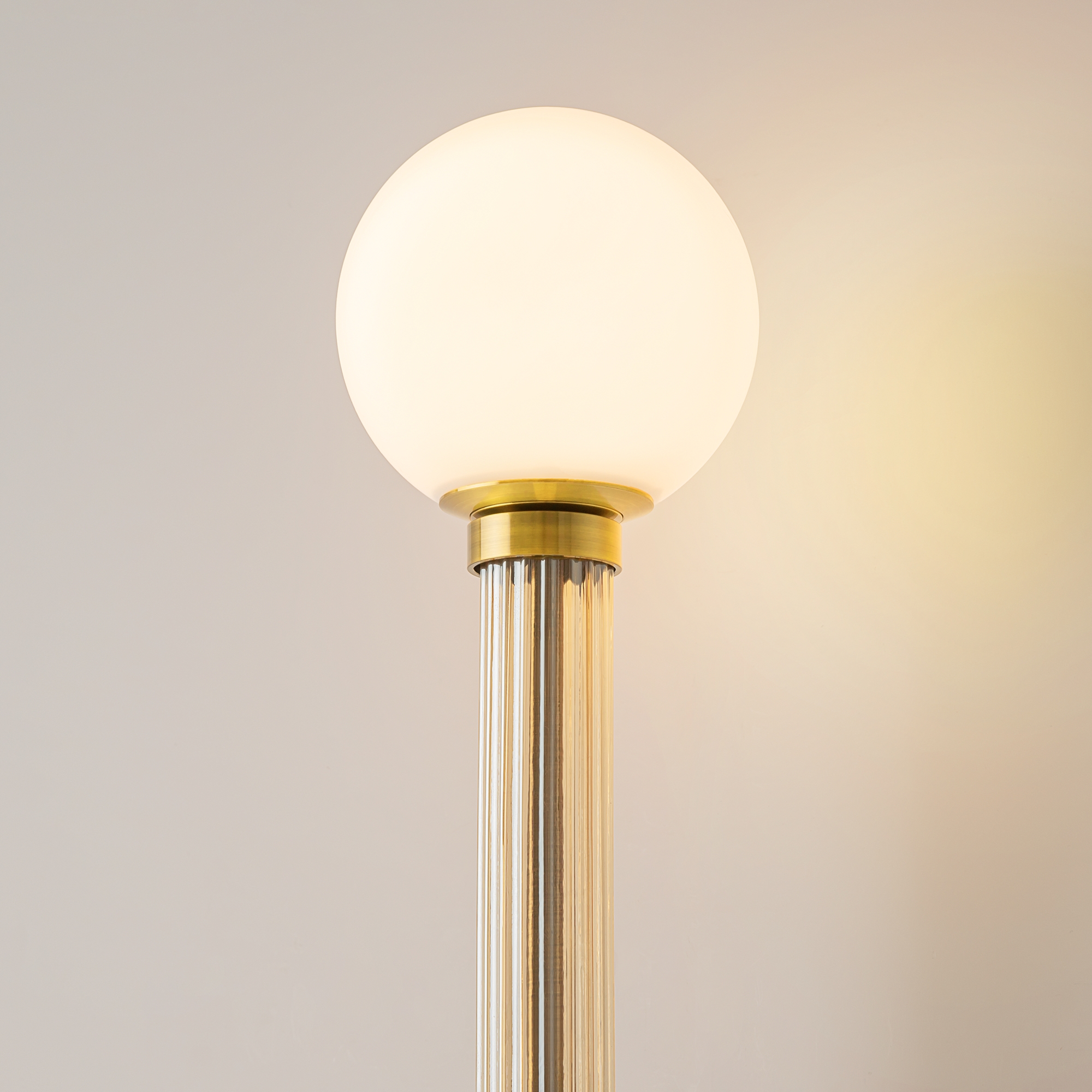 картинка Настенный светильник (бра) Maytoni MOD287WL-02BS