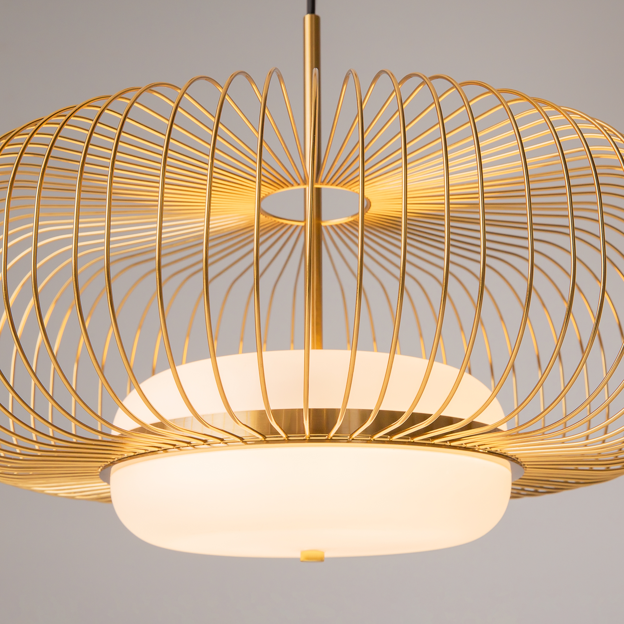 картинка Подвесной светильник Maytoni MOD376PL-L30G3K