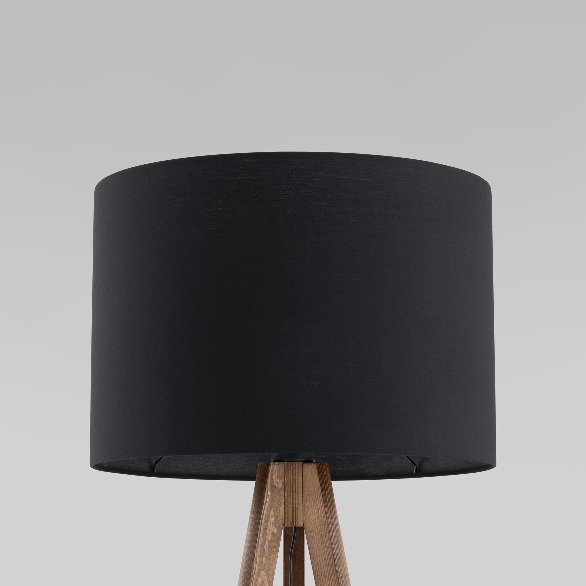 картинка Напольный светильник с тканевым абажуром 16005 Grand