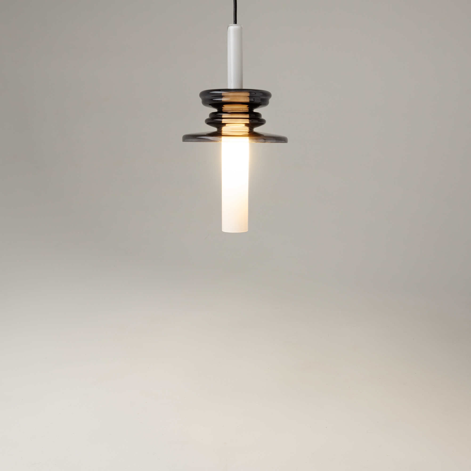 картинка Подвесной светильник Maytoni MOD255PL-01B1