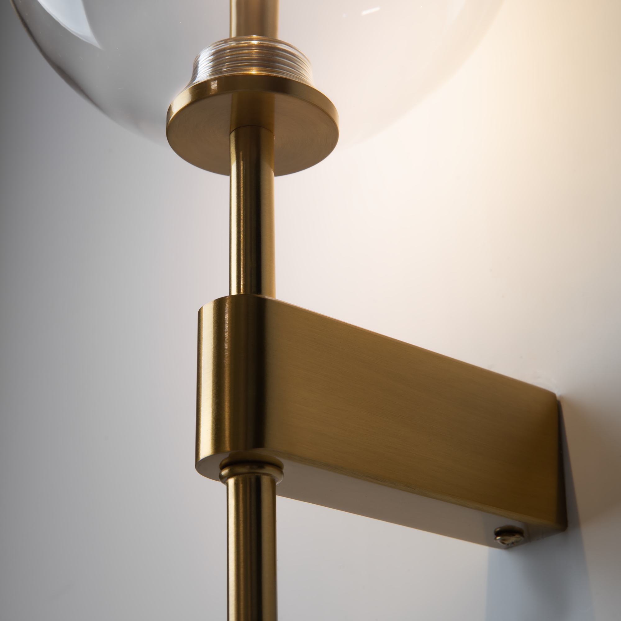 картинка Настенный светильник (бра) Maytoni MOD172WL-01BS