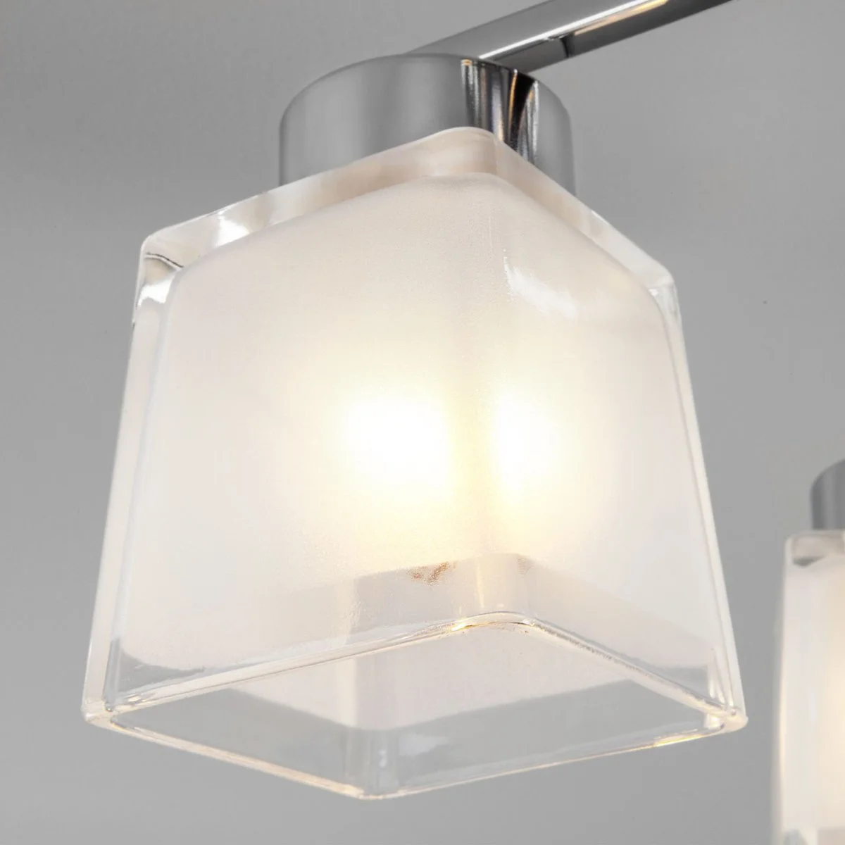 картинка Потолочная люстра со стеклянными плафонами 30162 хром