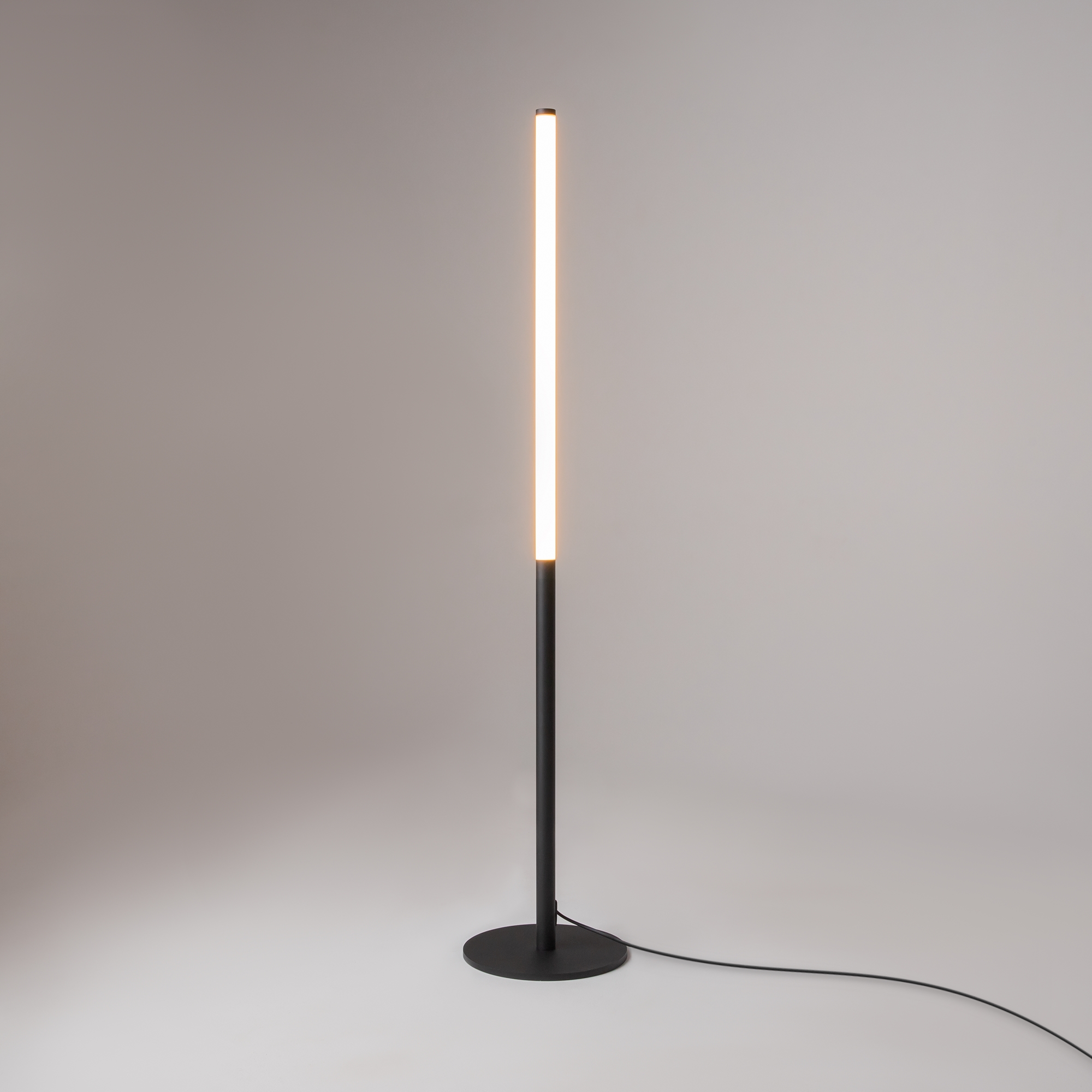 картинка Напольный светильник (торшер) Maytoni Z012FL-L18B3K