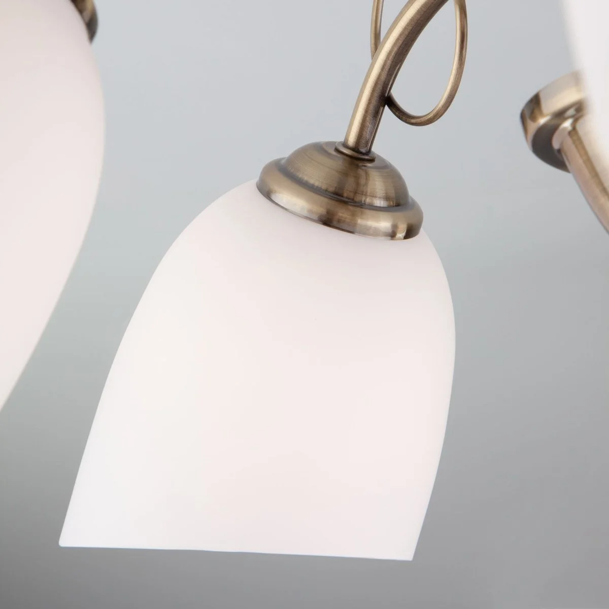 картинка Люстра потолочная с витыми элементами 30107/5 античная бронза