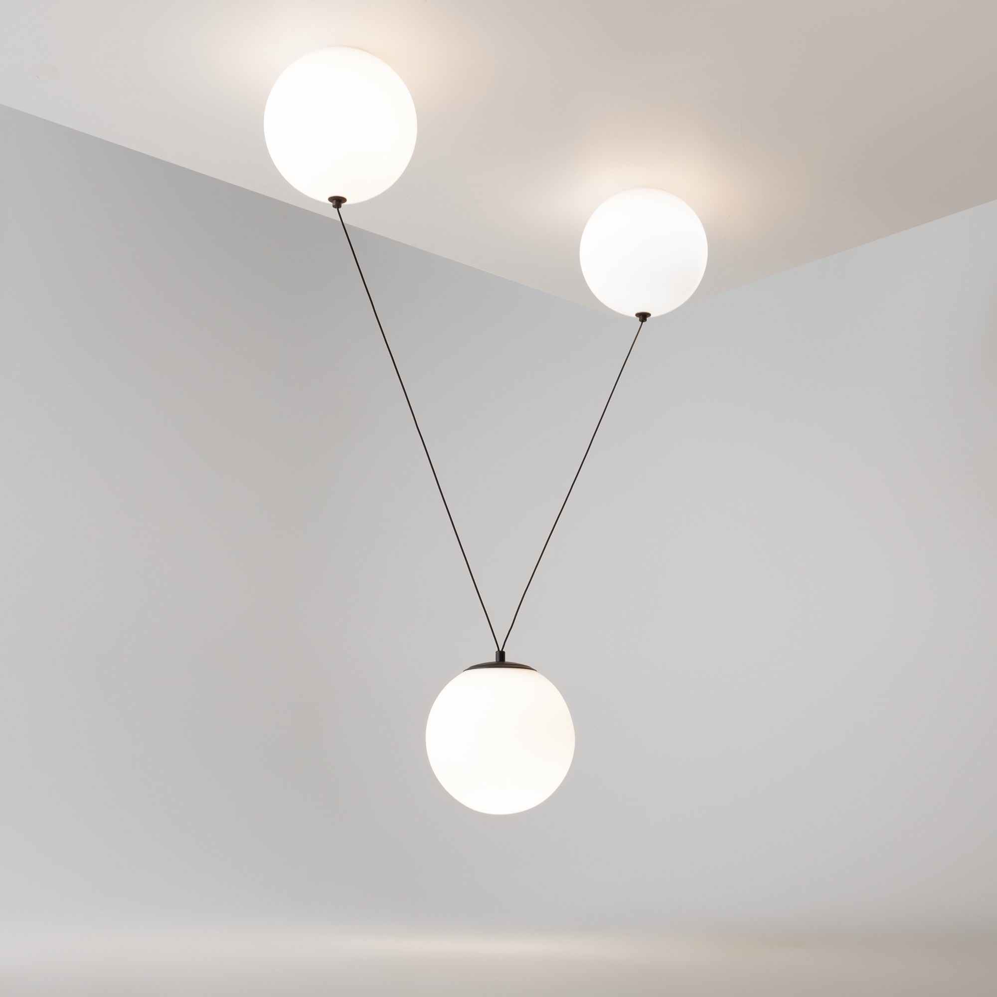 картинка Подвесной светильник Maytoni MOD427PL-L30B3K