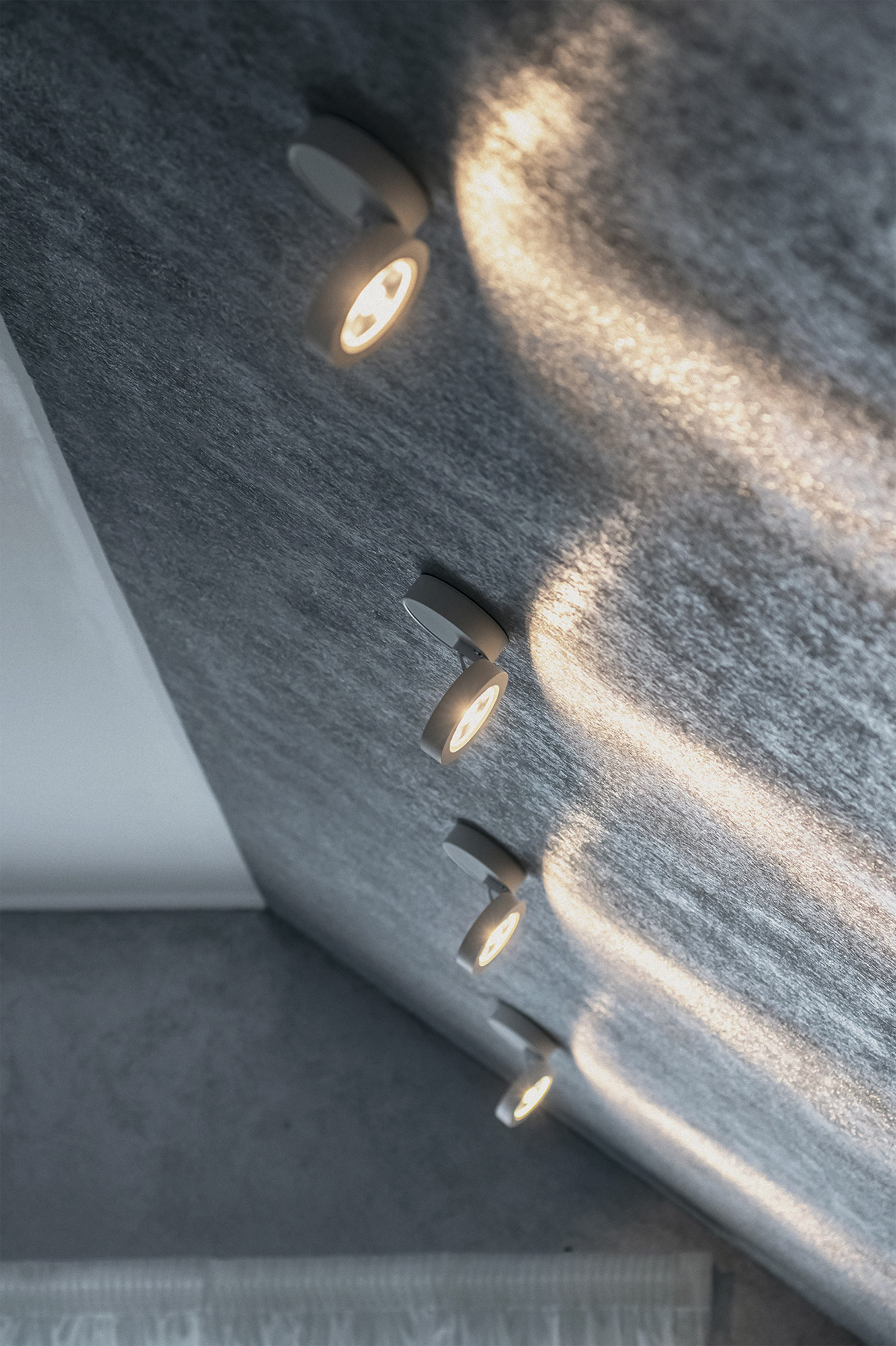 картинка Потолочный светильник Technical C022CL-L7W