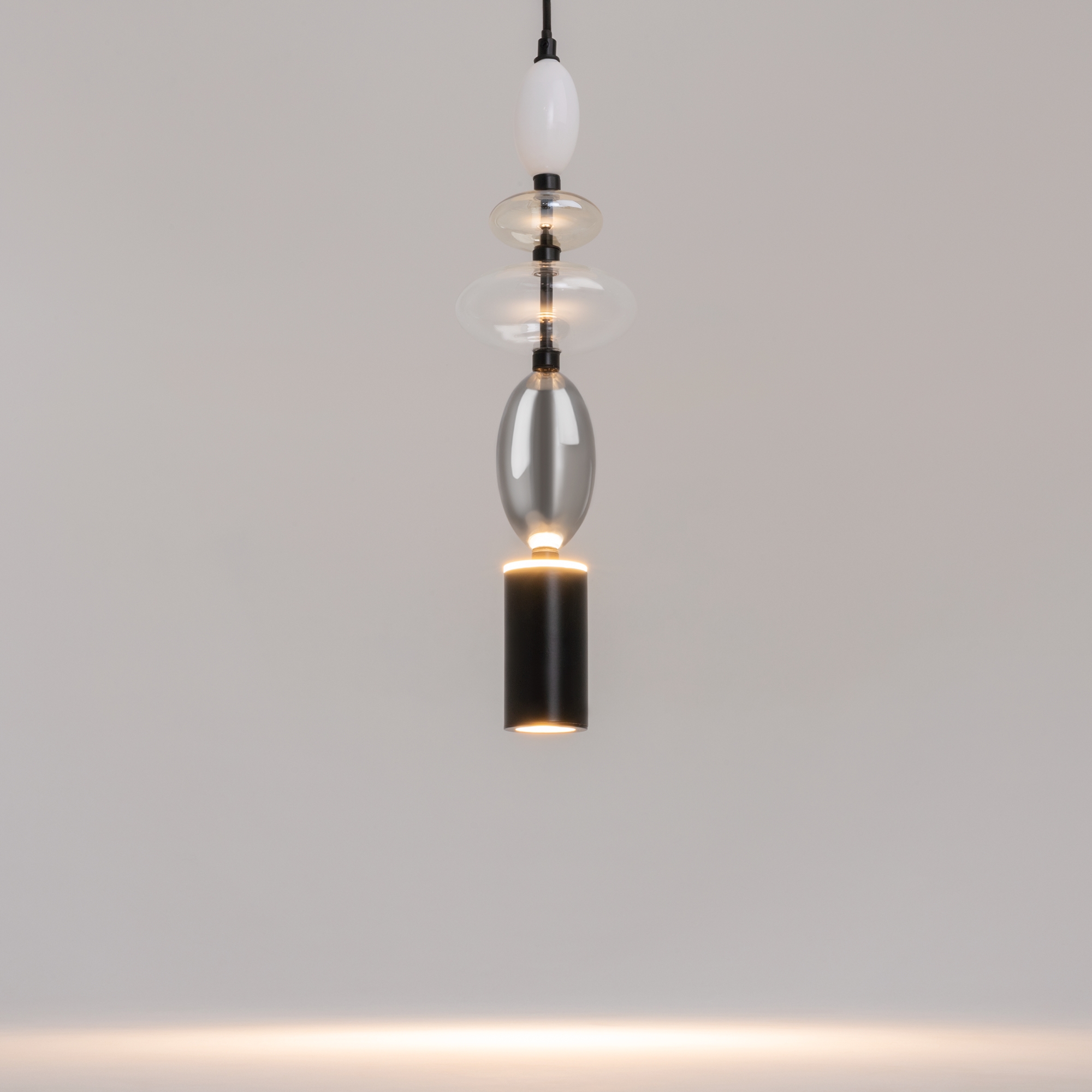 картинка Подвесной светильник Maytoni MOD071PL-L8B3K1