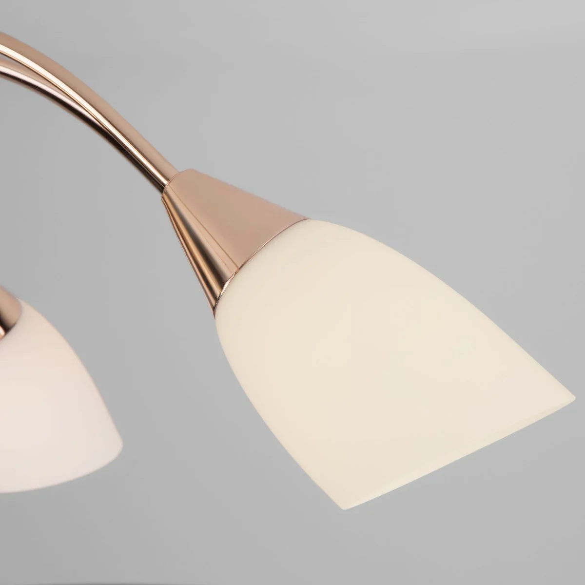 картинка Потолочная люстра со стеклянными плафонами 30149/8 золото