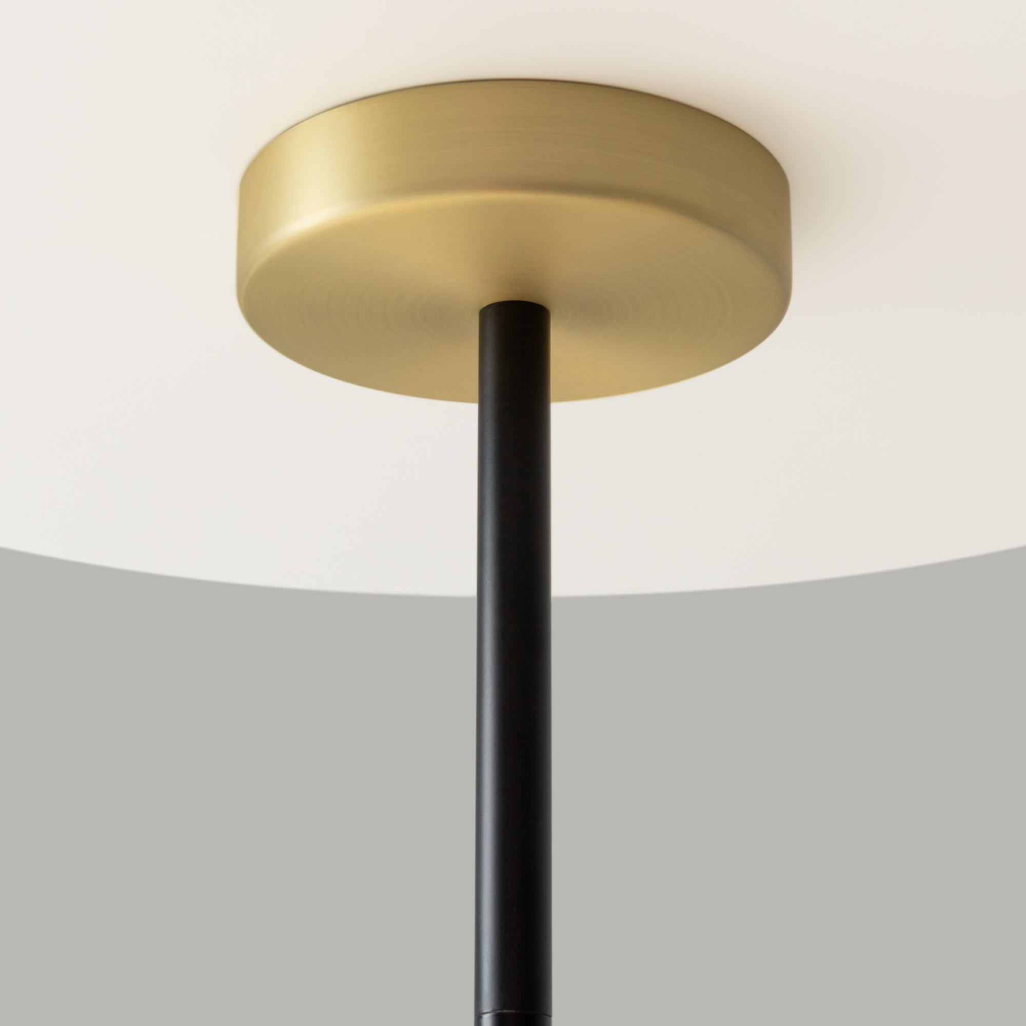 картинка Подвесной светильник Maytoni MOD048PL-09G