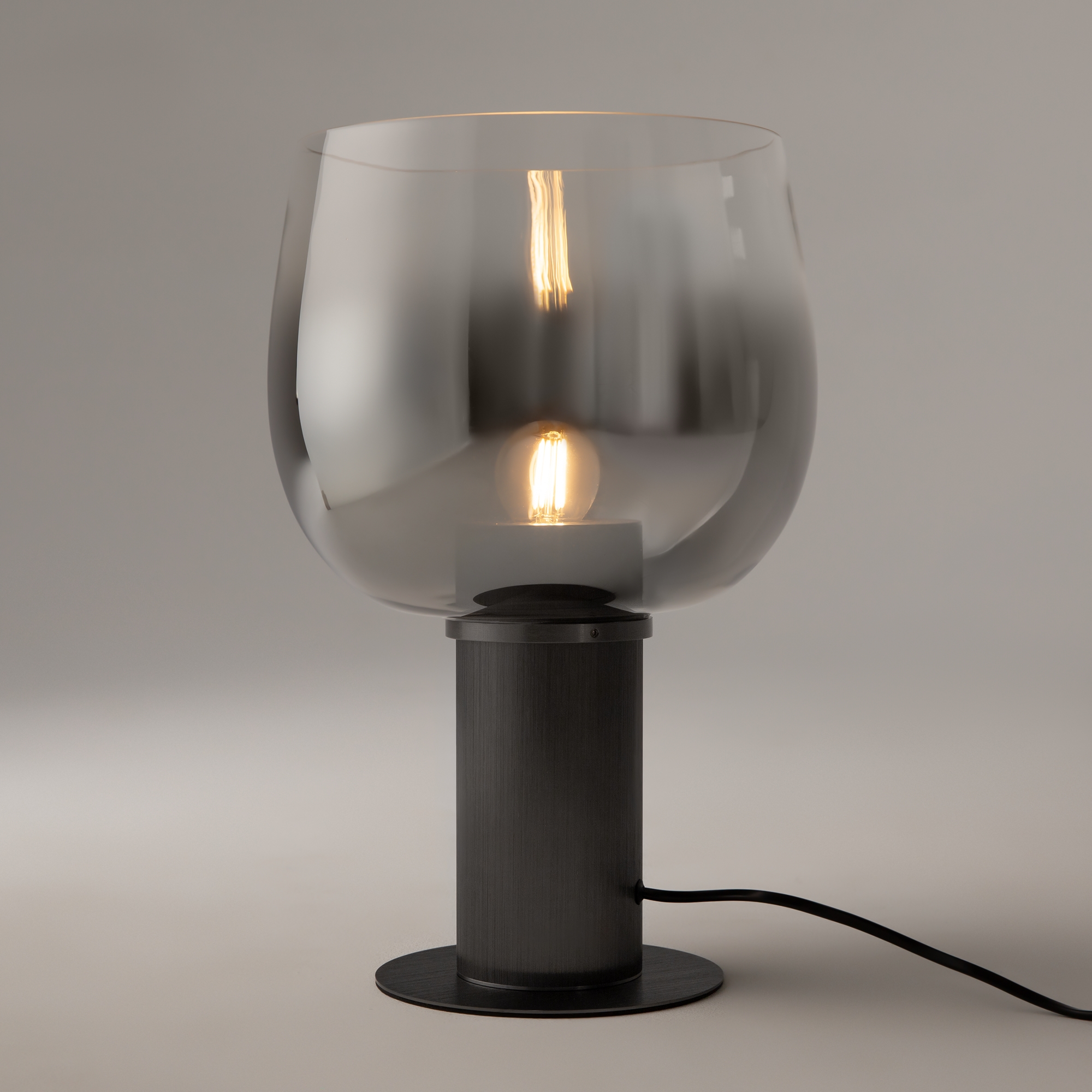 картинка Настольный светильник Maytoni MOD414TL-01B