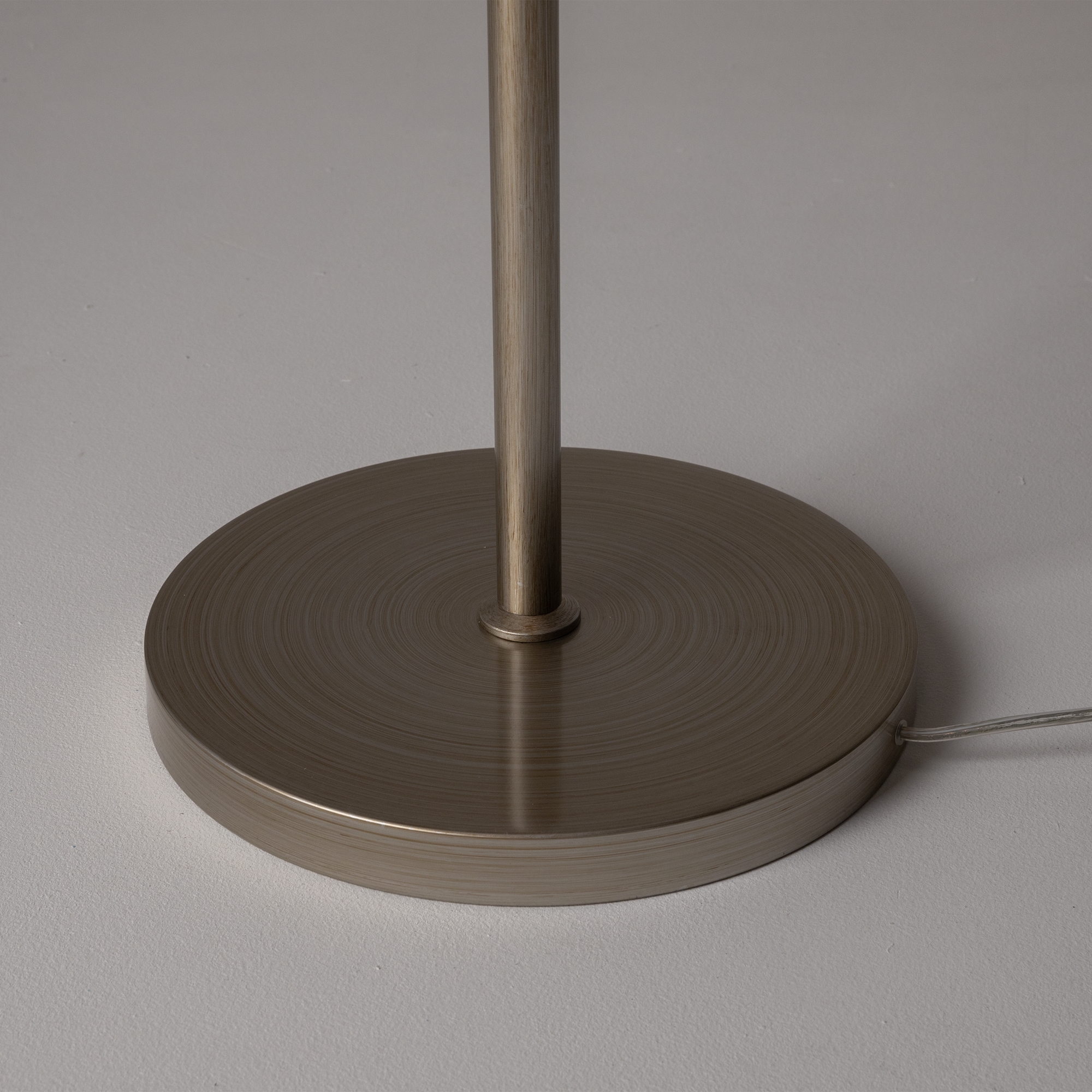 картинка Напольный светильник (торшер) Maytoni H311-FL-01-G