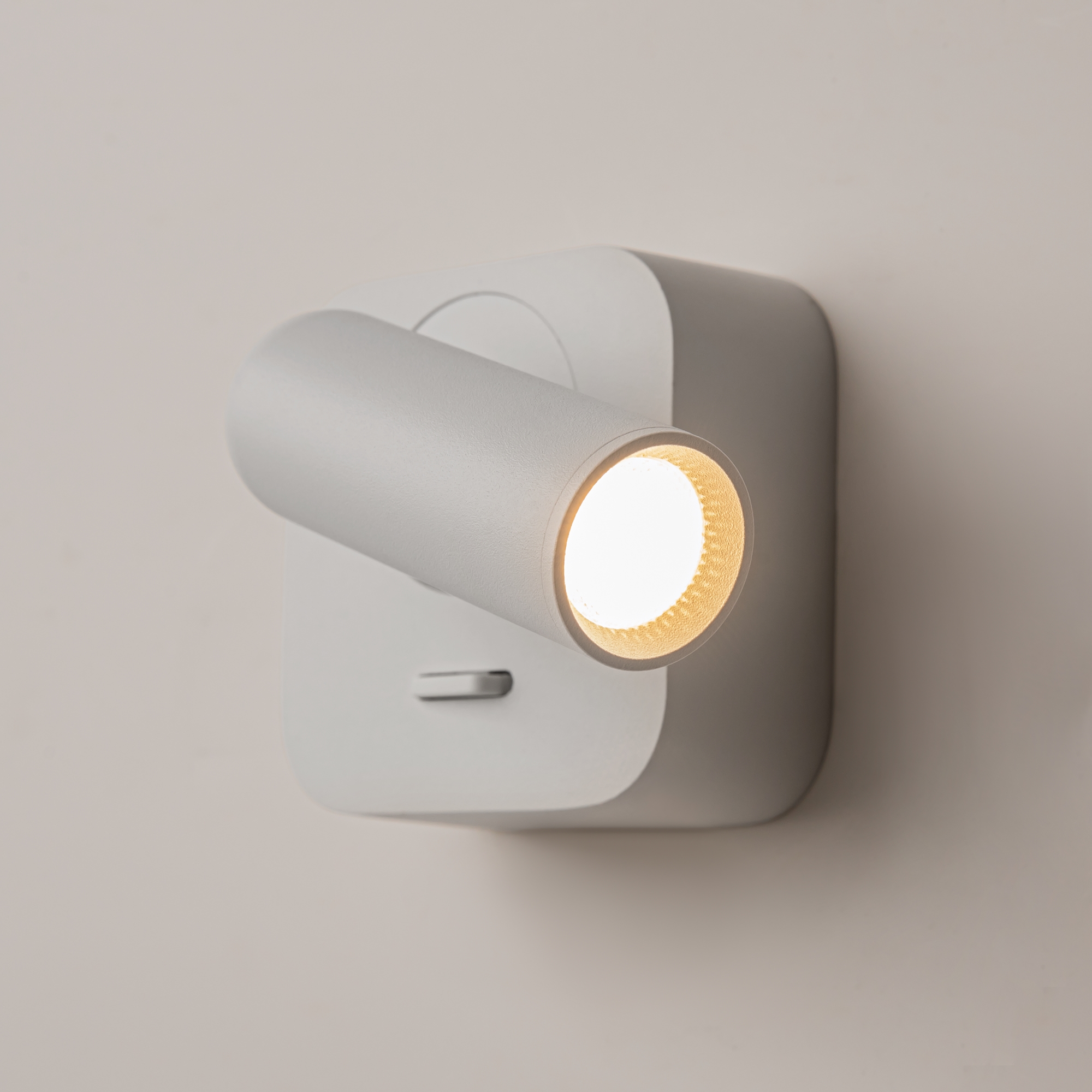 картинка Настенный светильник (бра) Technical C039WL-L3W3K