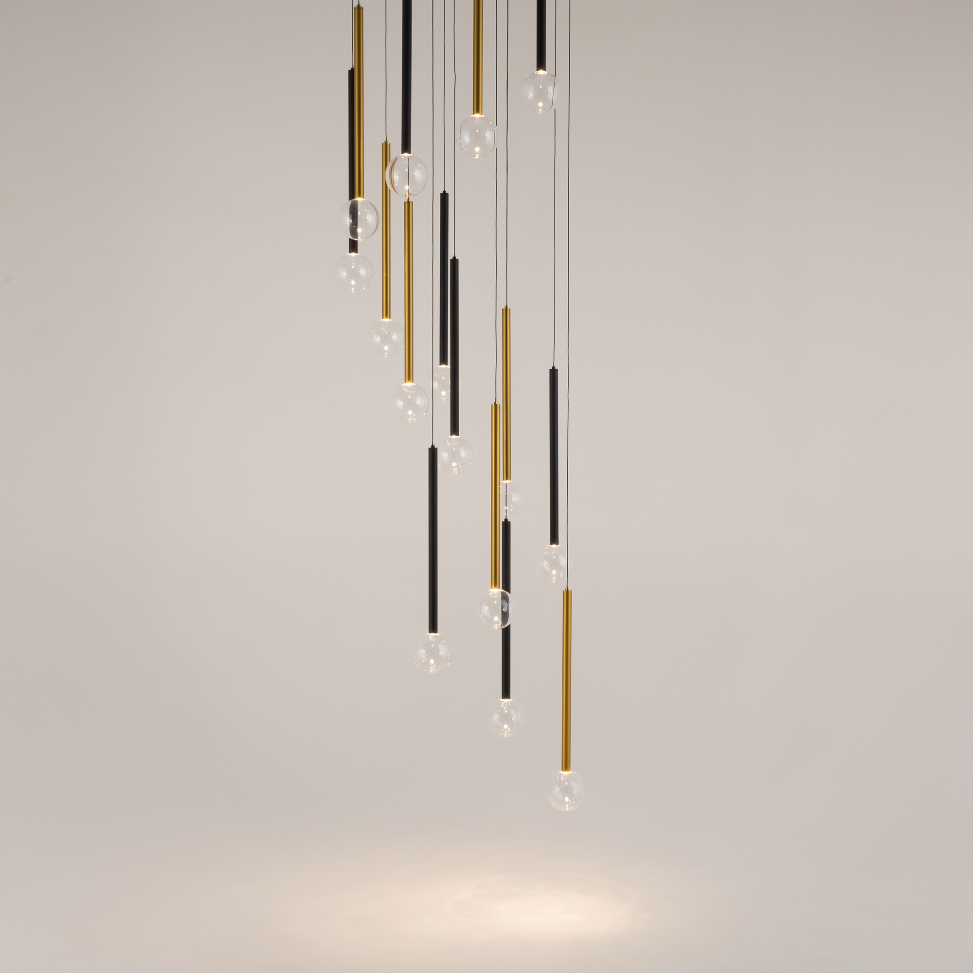 картинка Подвесной светильник Maytoni MOD383PL-L40BBS3K