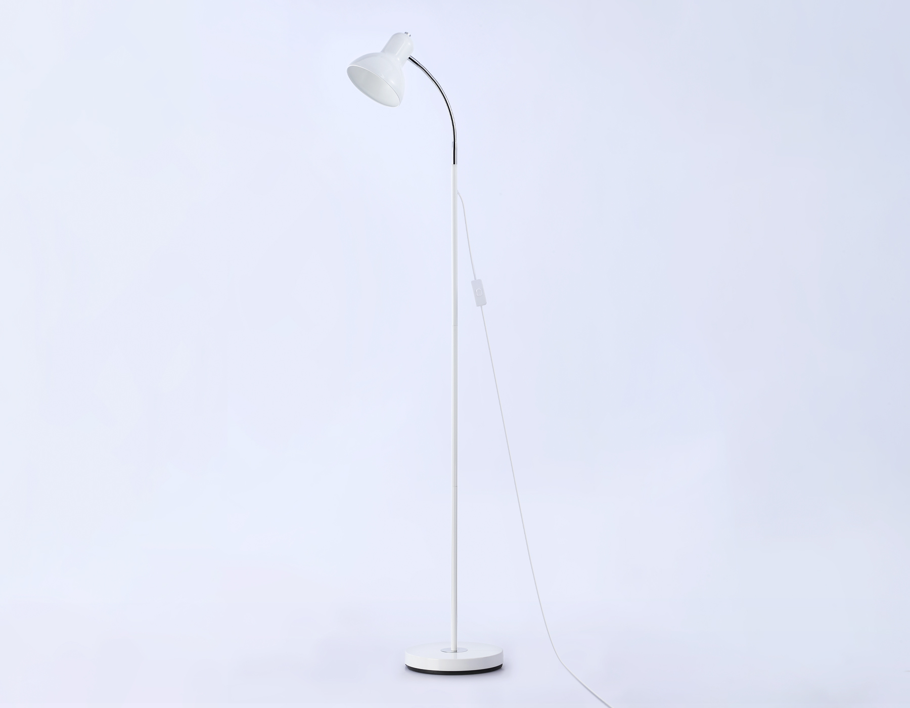 картинка Светильник напольный с выключателем на проводе