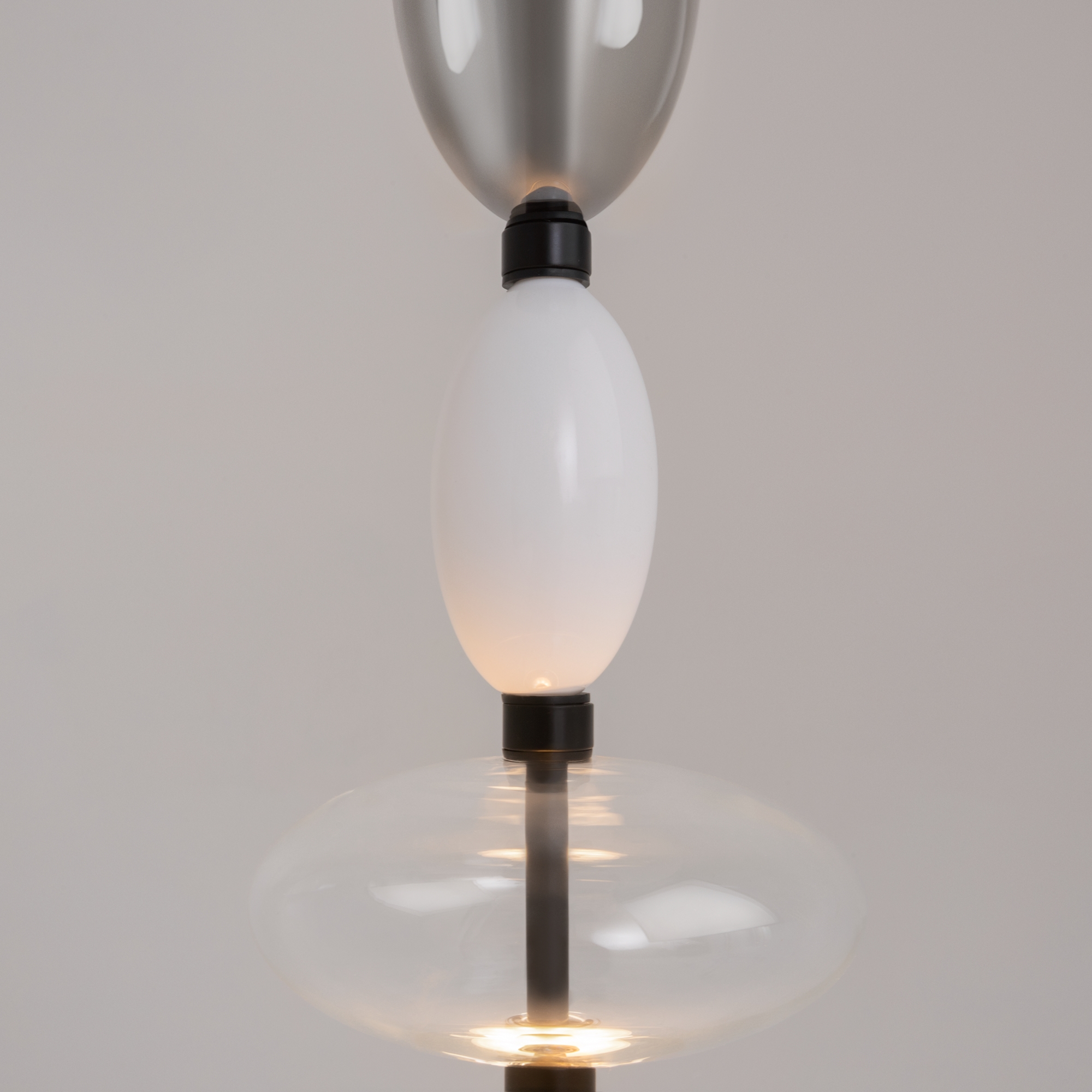 картинка Подвесной светильник Maytoni MOD071PL-L8B3K3