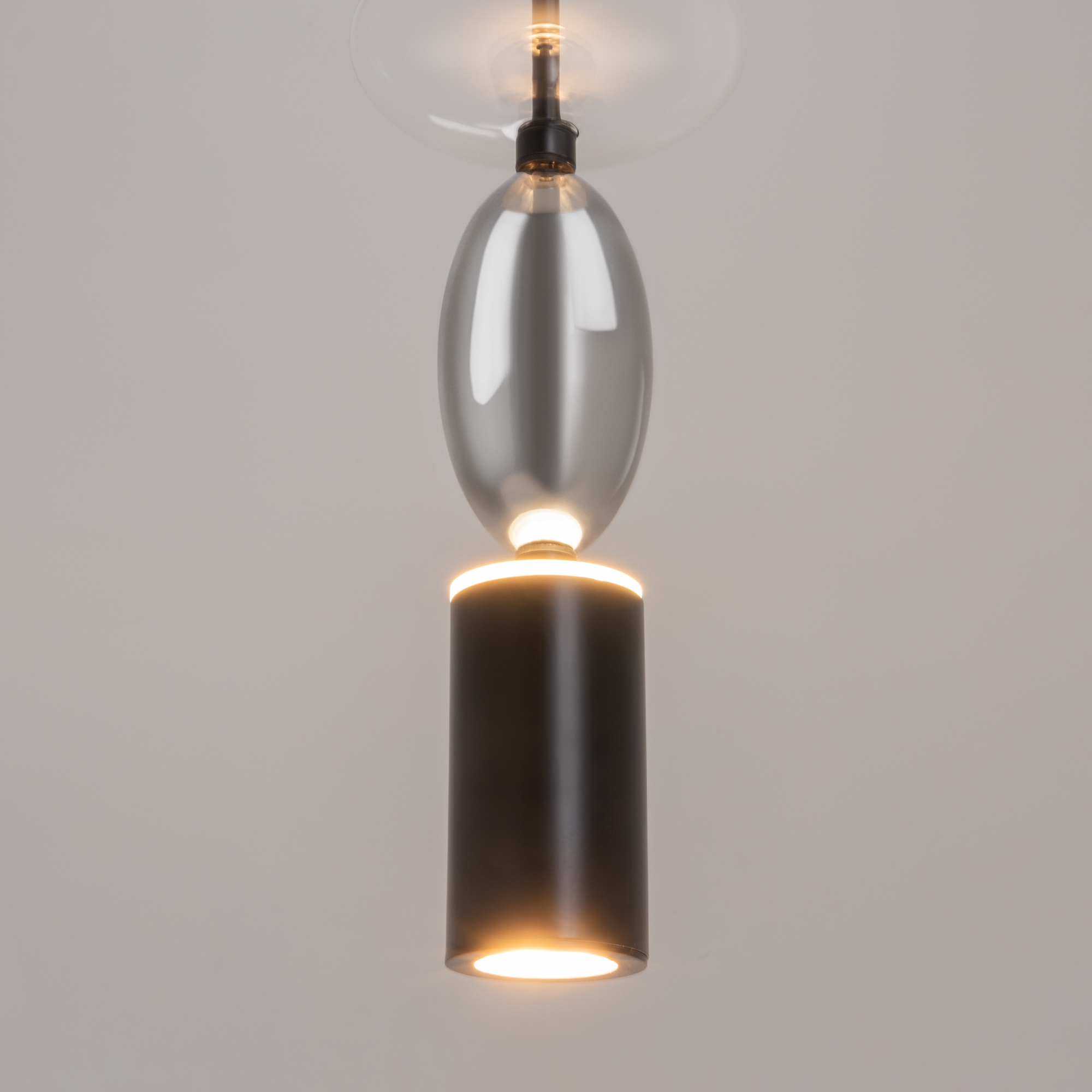 картинка Подвесной светильник Maytoni MOD071PL-L8B3K1