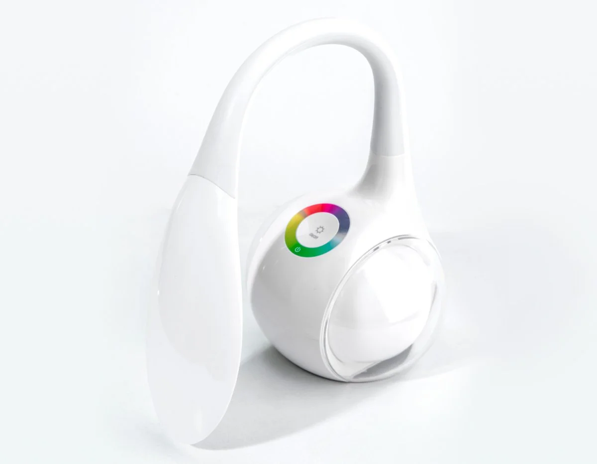 картинка Светодиодная настольная лампа с RGB подсветкой DE532