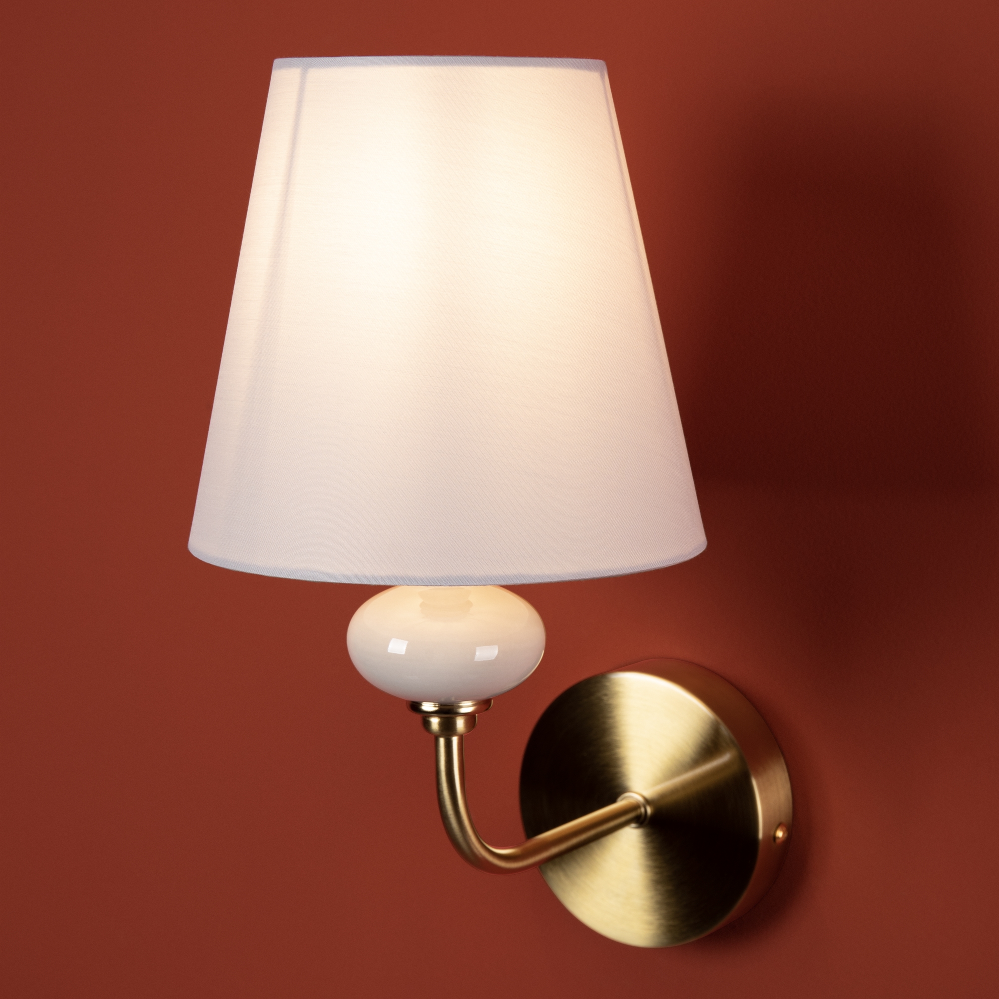 картинка Настенный светильник (бра) Freya FR2038WL-01BS