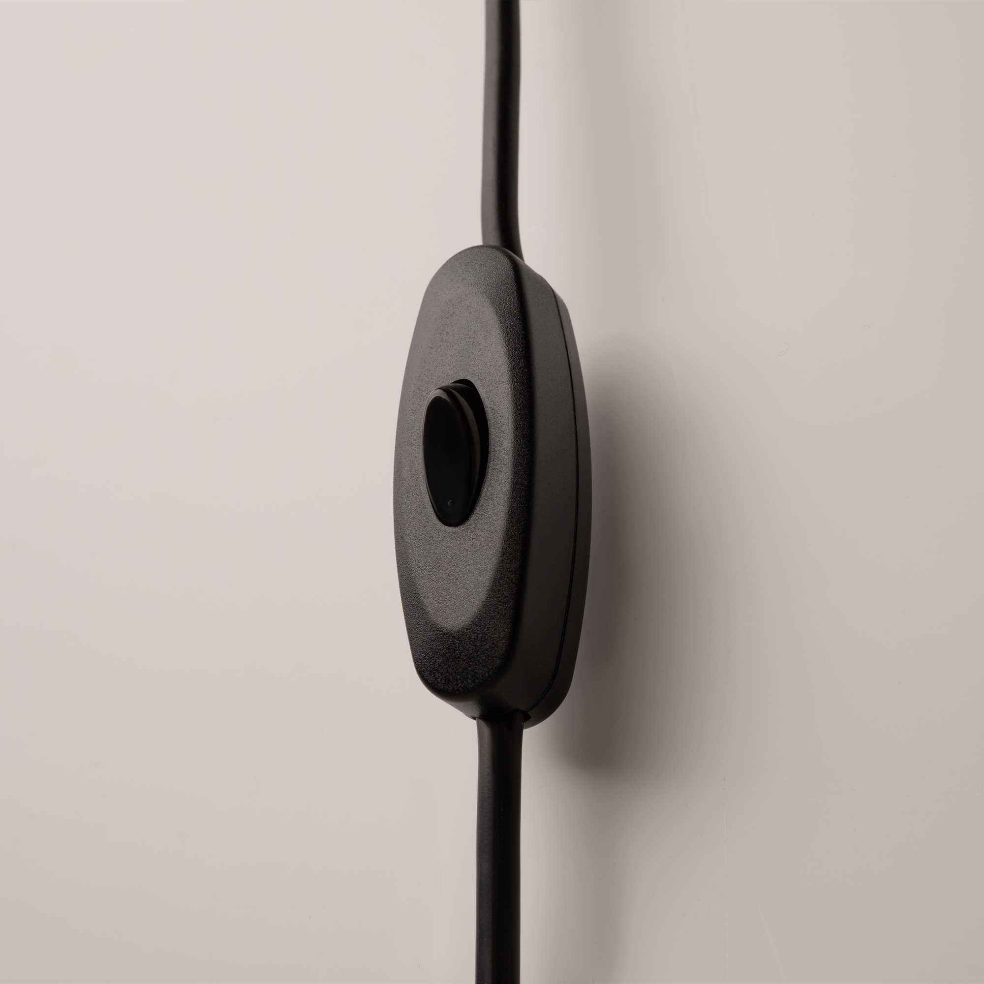 картинка Настенный светильник (бра) Maytoni MOD126WL-01B