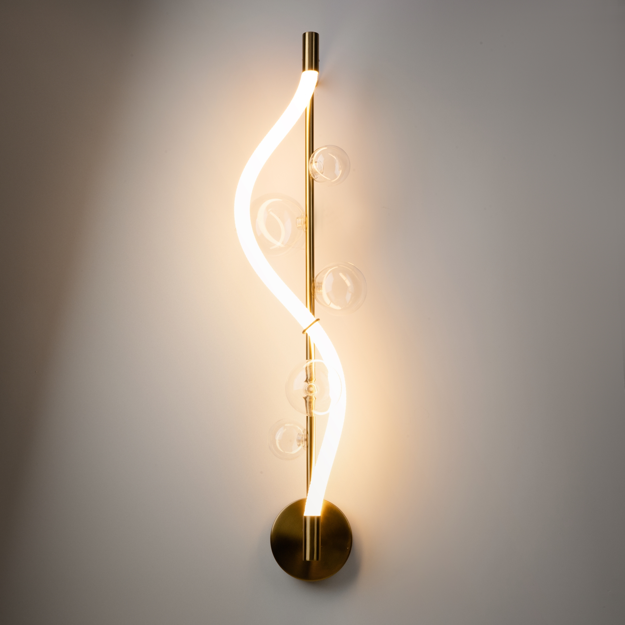 картинка Настенный светильник (бра) Maytoni MOD289WL-L18BS3K