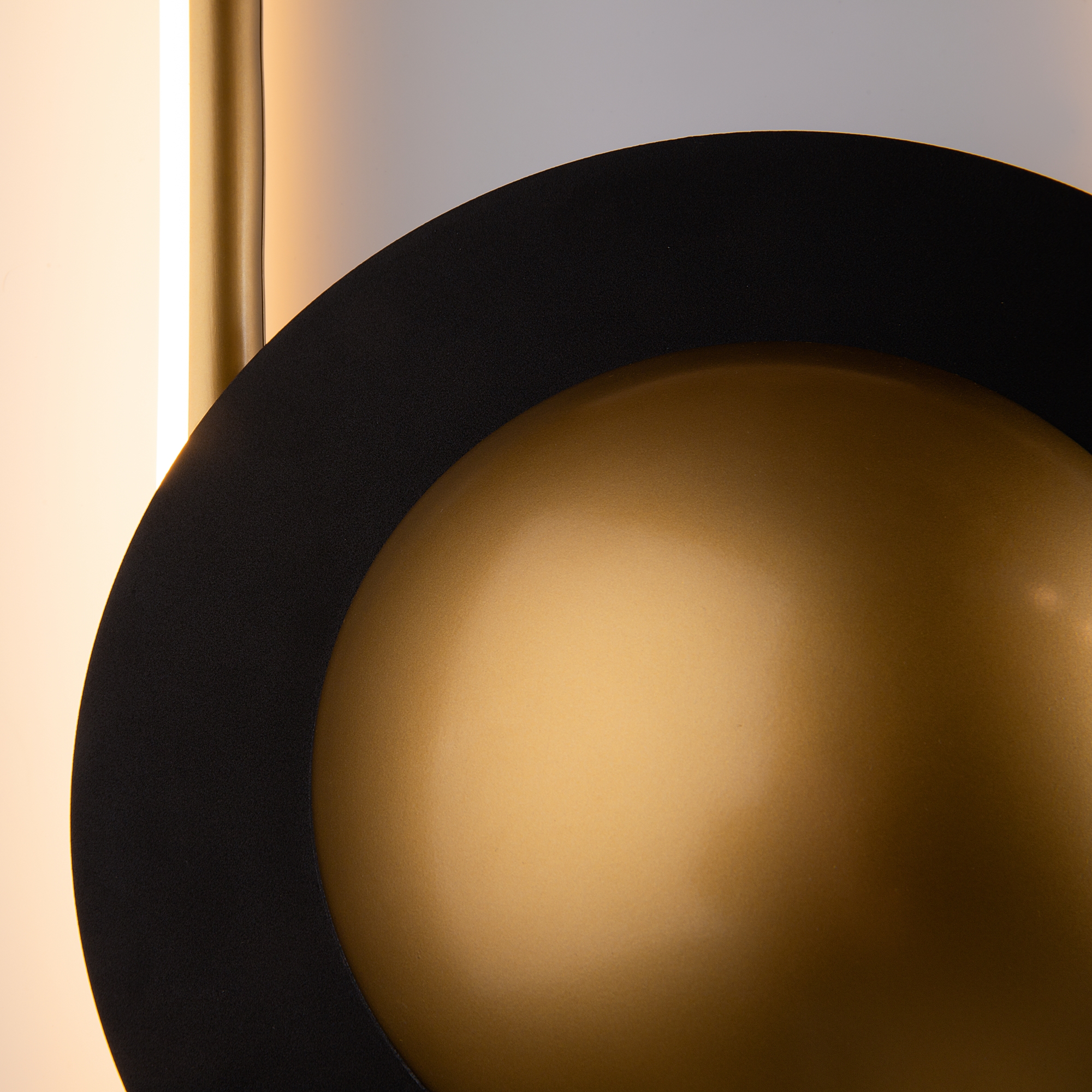 картинка Настенный светильник (бра) Maytoni MOD357WL-L16BS3K1