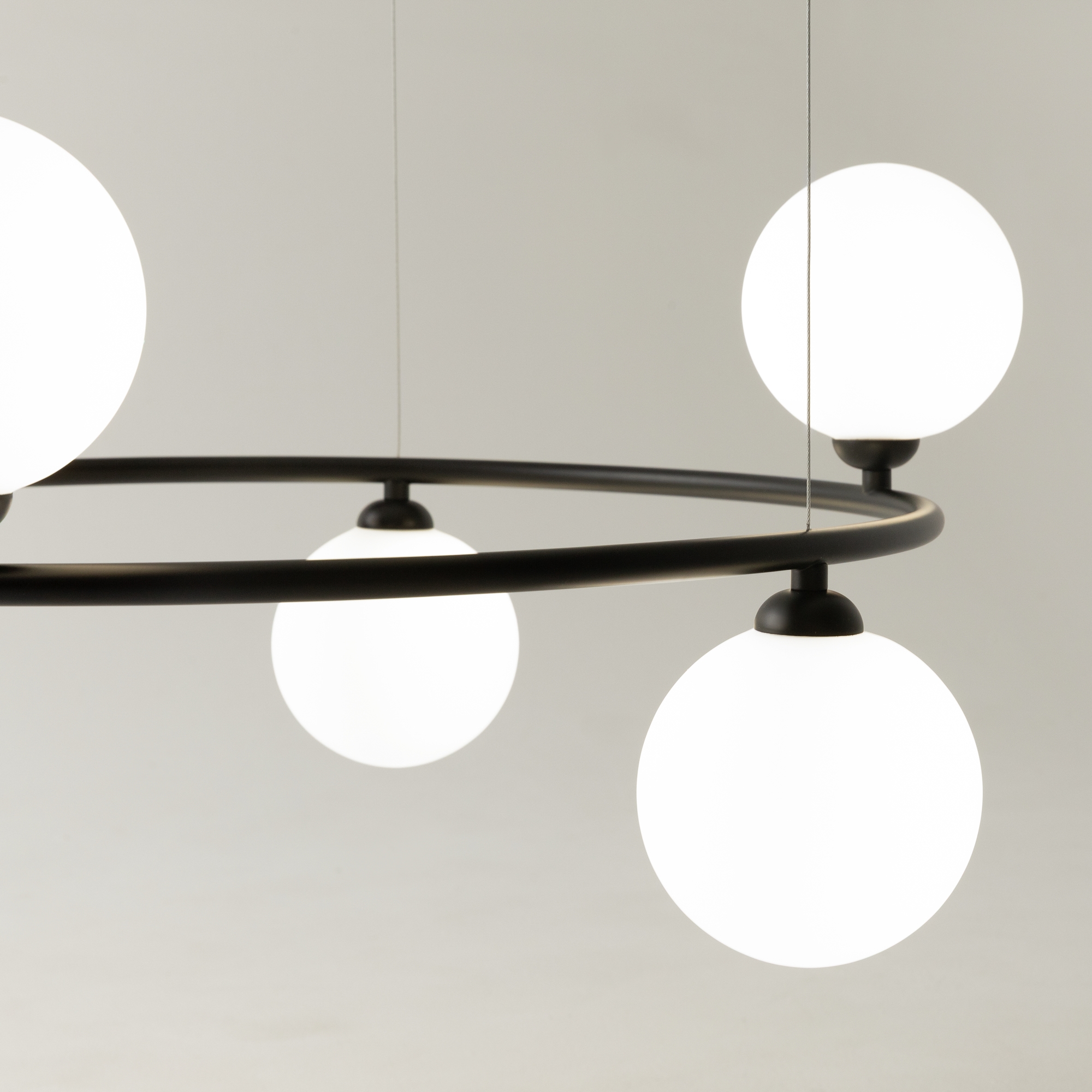 картинка Подвесной светильник Maytoni MOD013PL-06B