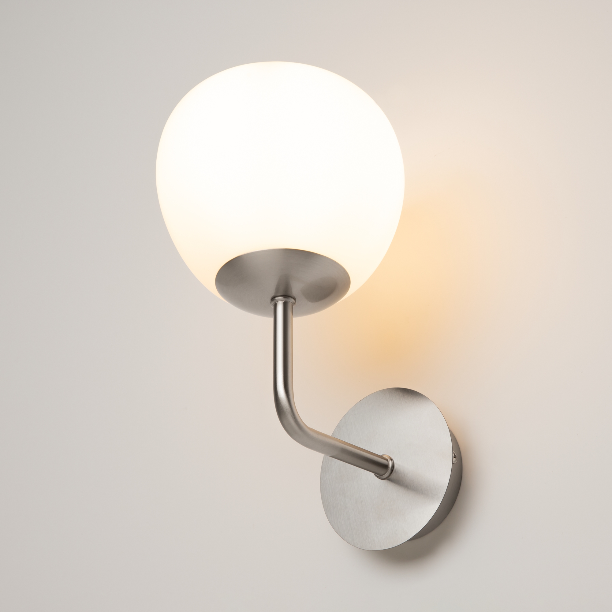 картинка Настенный светильник (бра) Maytoni MOD221-WL-01-N