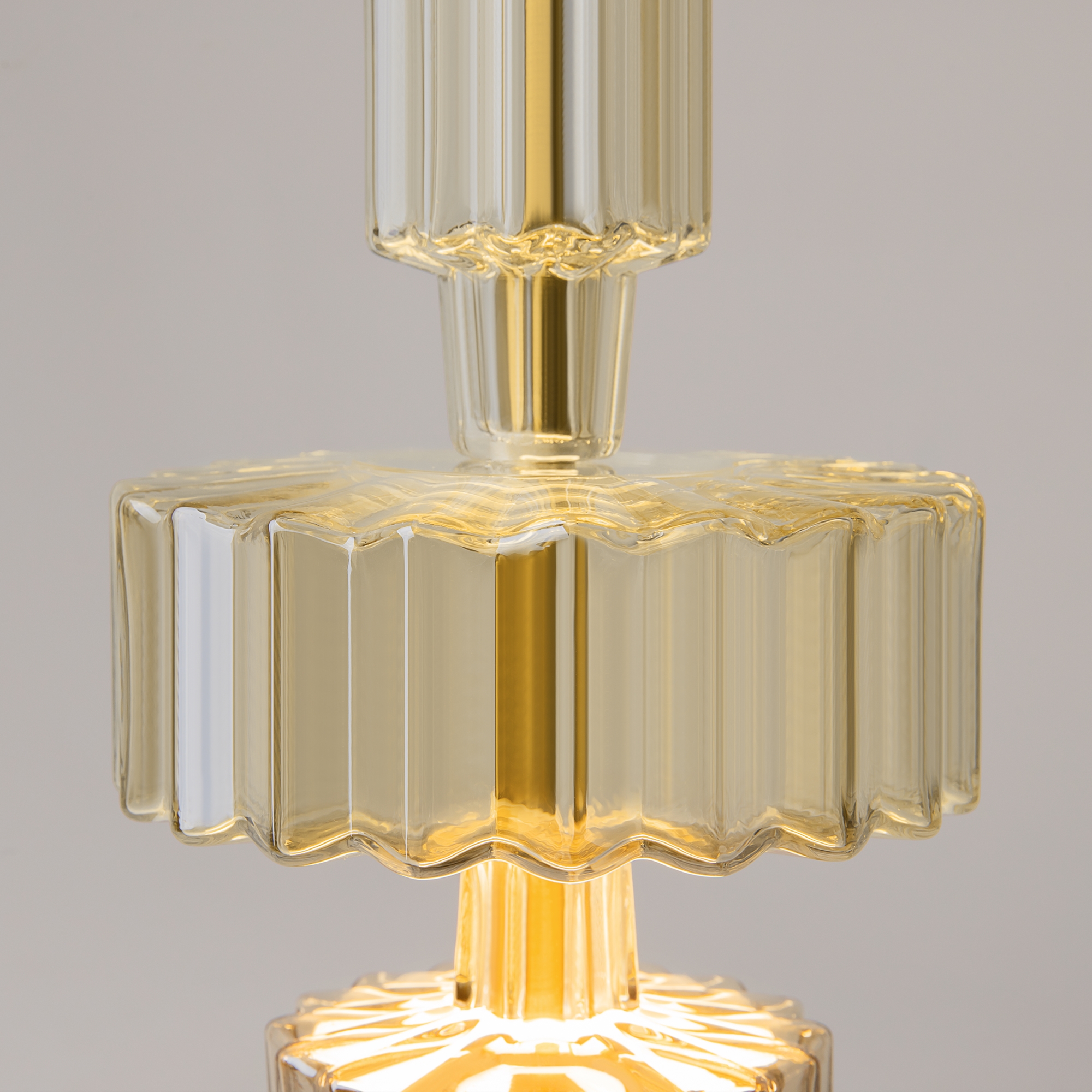 картинка Подвесной светильник Maytoni MOD253PL-L18BS3K2