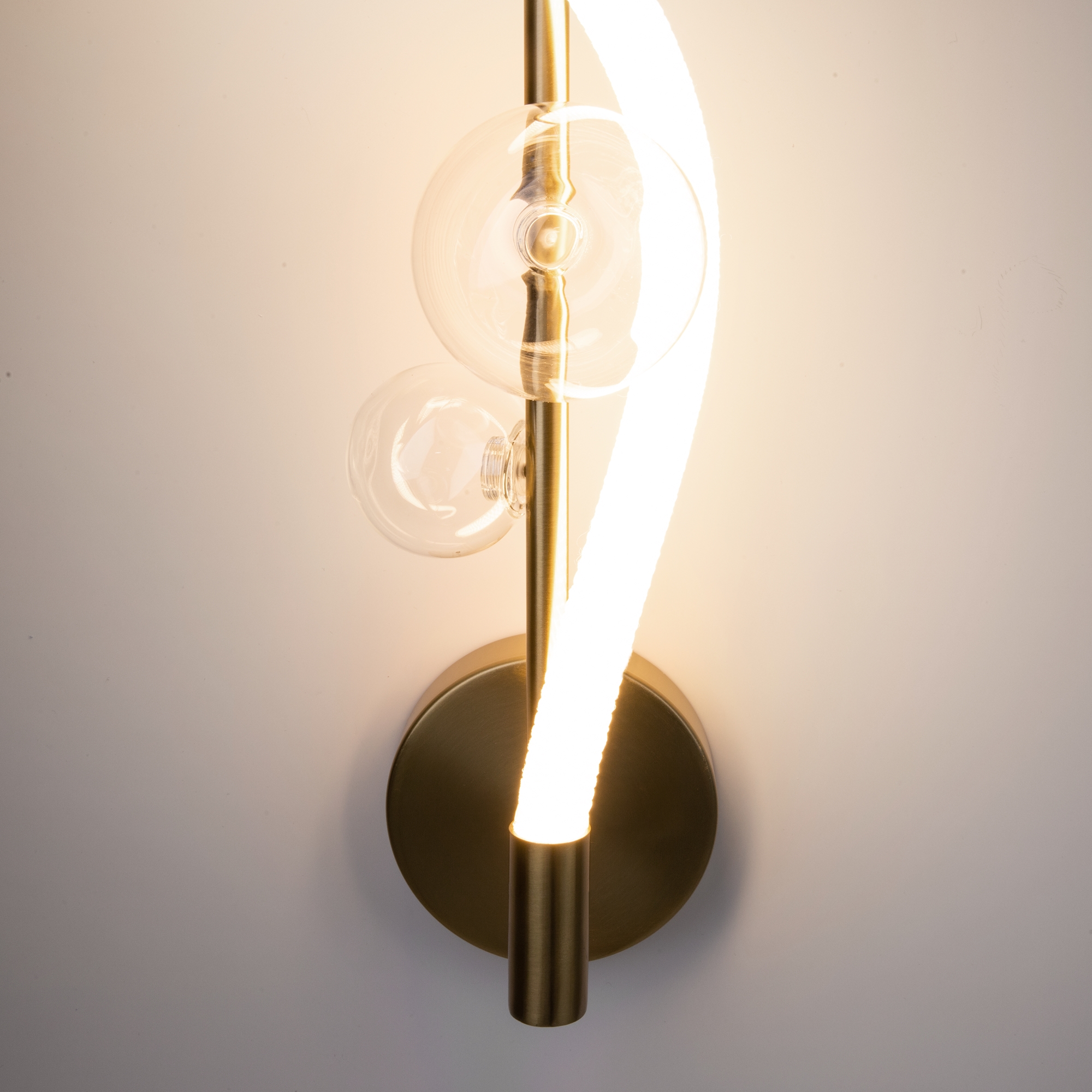 картинка Настенный светильник (бра) Maytoni MOD289WL-L18BS3K