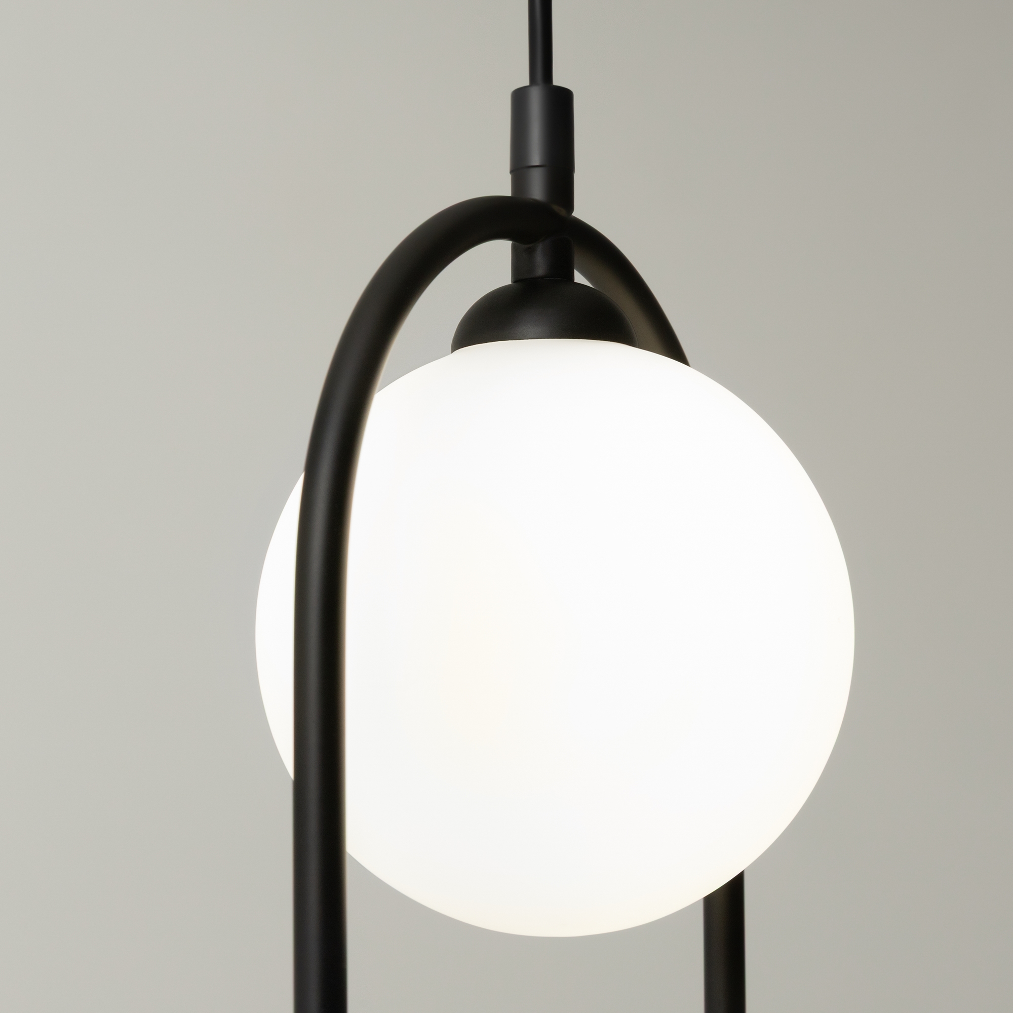 картинка Подвесной светильник Maytoni MOD013PL-02B