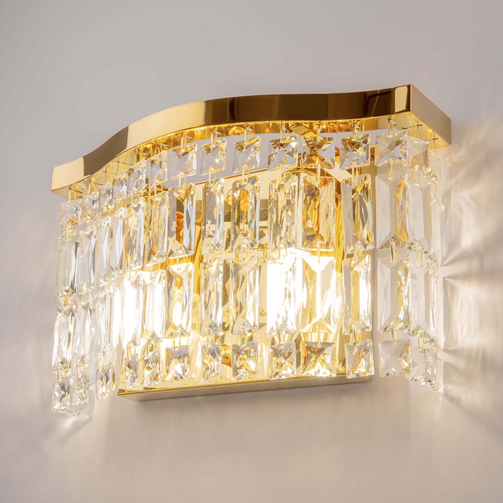 картинка Настенный светильник (бра) Maytoni DIA005WL-02G