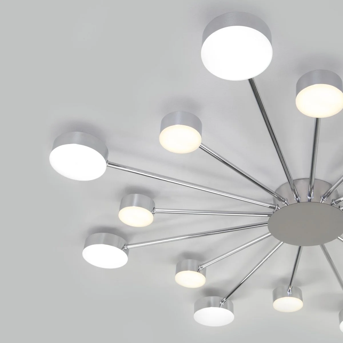 картинка Потолочный светодиодный светильник с пультом управления 90242/16 хром