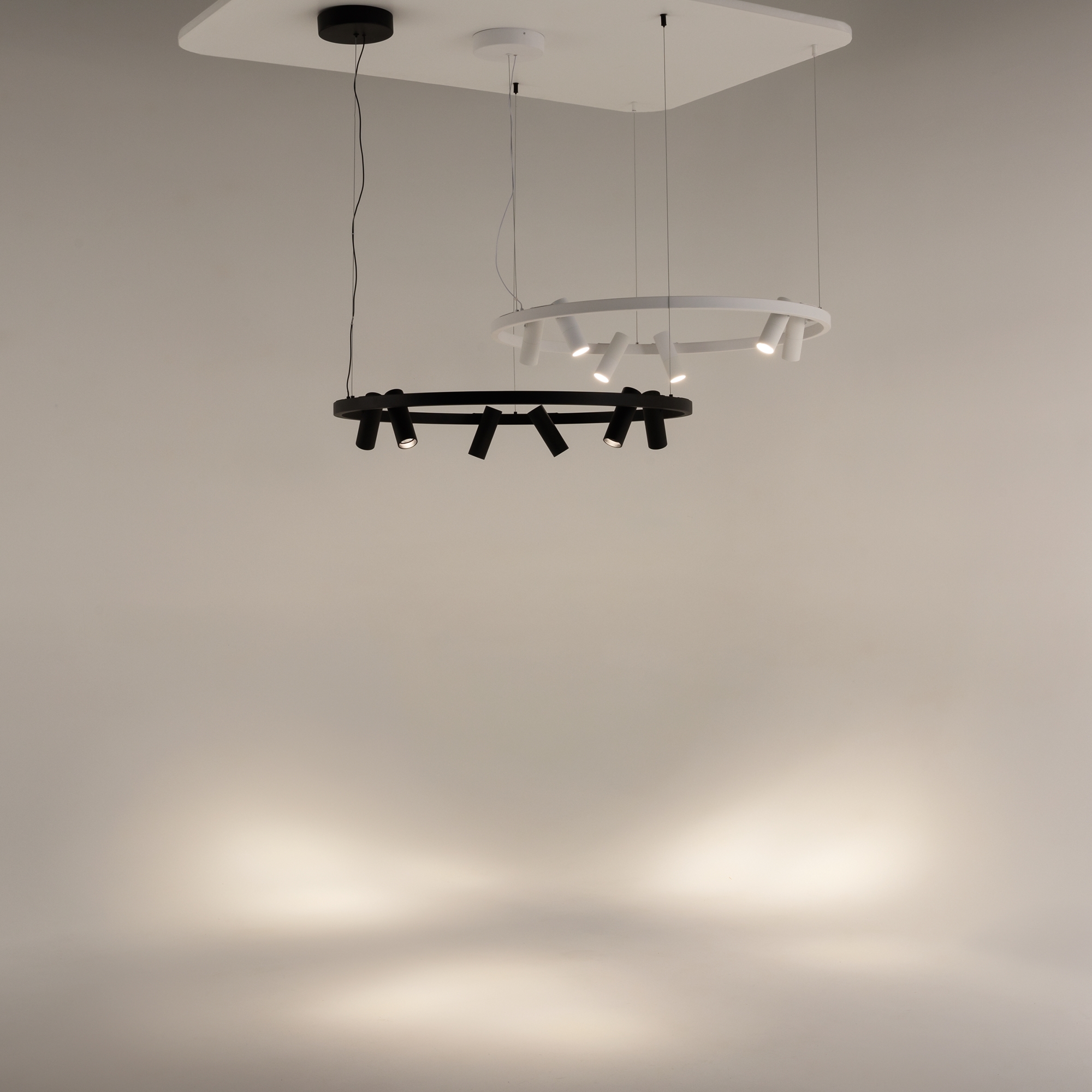 картинка Подвесной светильник Maytoni MOD102PL-L42BK