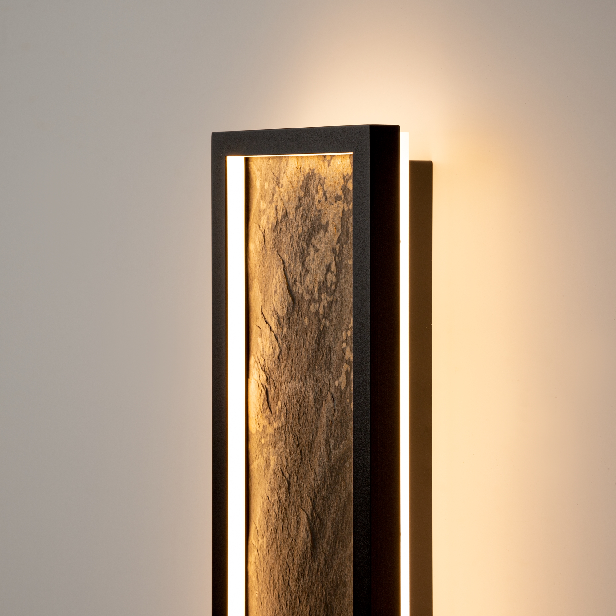 картинка Настенный светильник (бра) Maytoni MOD311WL-L55B3K