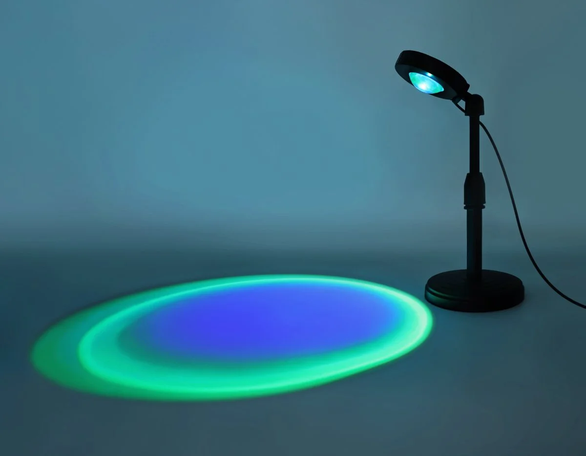 картинка Атмосферная светодиодная настольная лампа с пультом DE8385