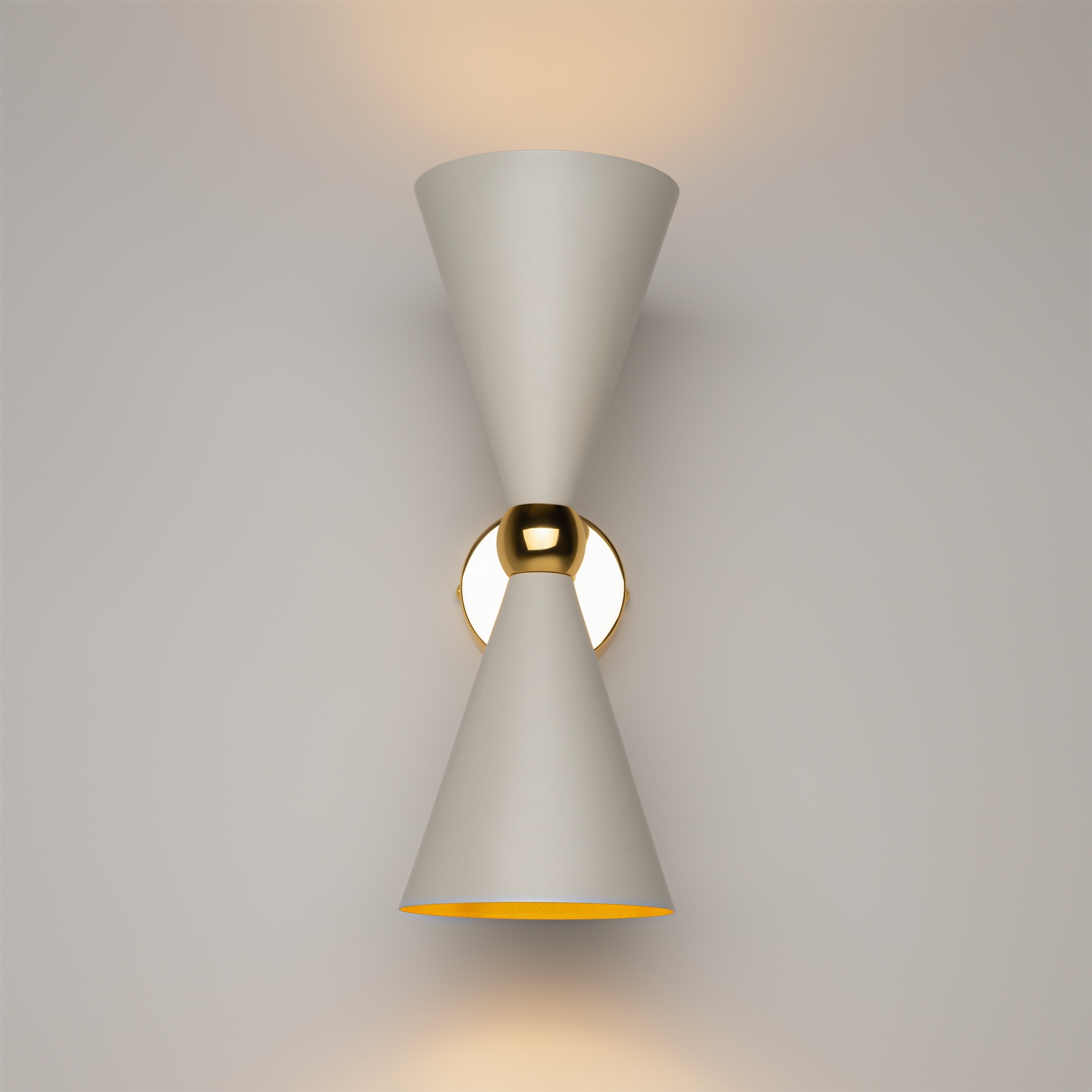 картинка Настенный светильник (бра) Maytoni MOD108WL-02WG