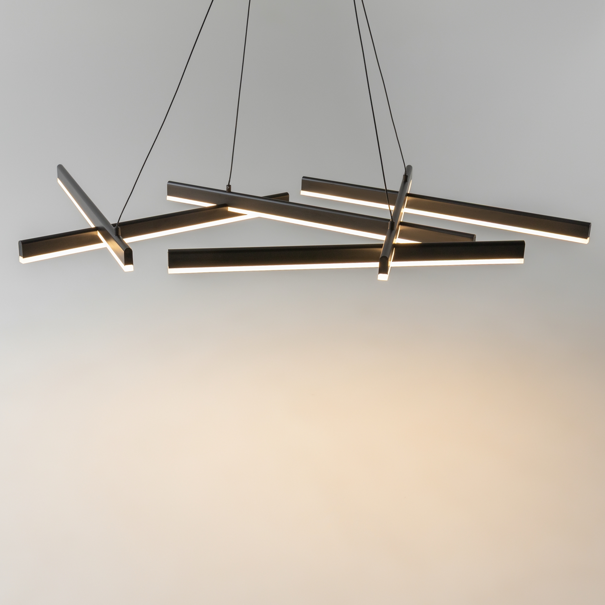 картинка Подвесной светильник Maytoni MOD016PL-L80BK