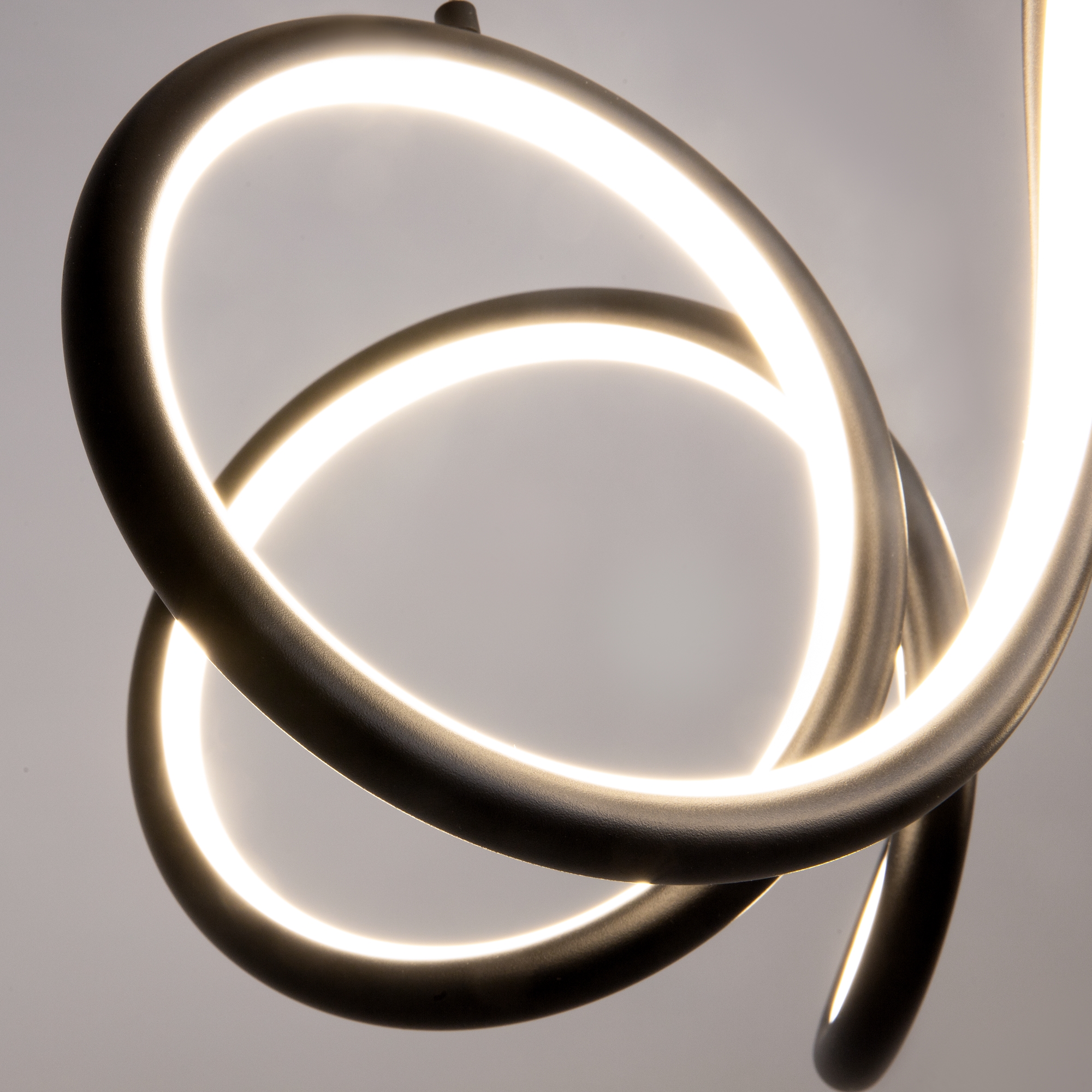 картинка Подвесной светильник Maytoni MOD241PL-L60BK