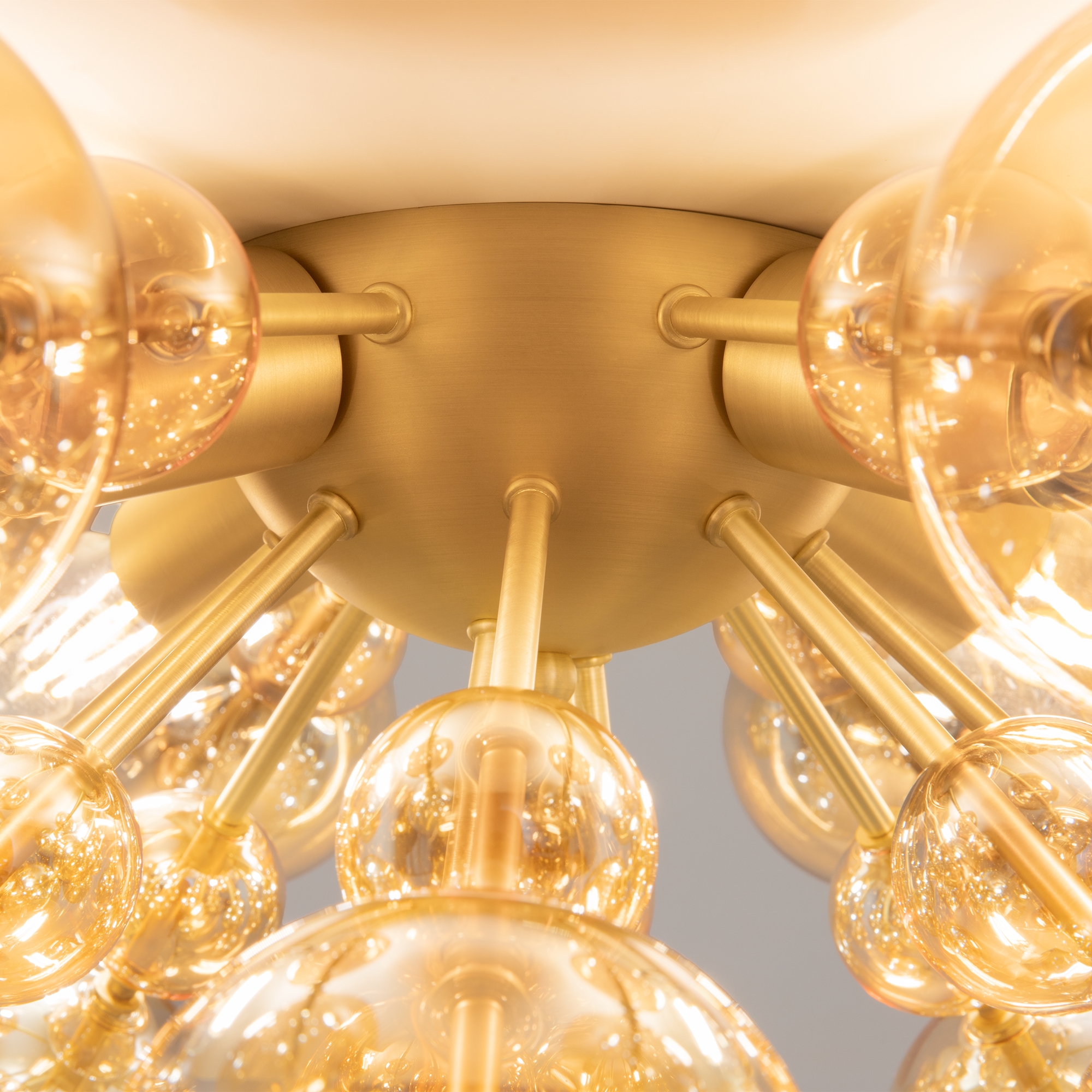 картинка Потолочный светильник Maytoni MOD133CL-04BS