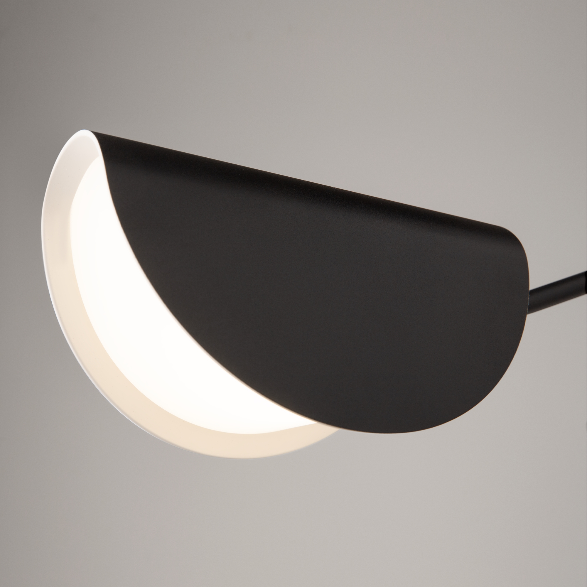 картинка Настенный светильник (бра) Maytoni MOD126WL-01B1