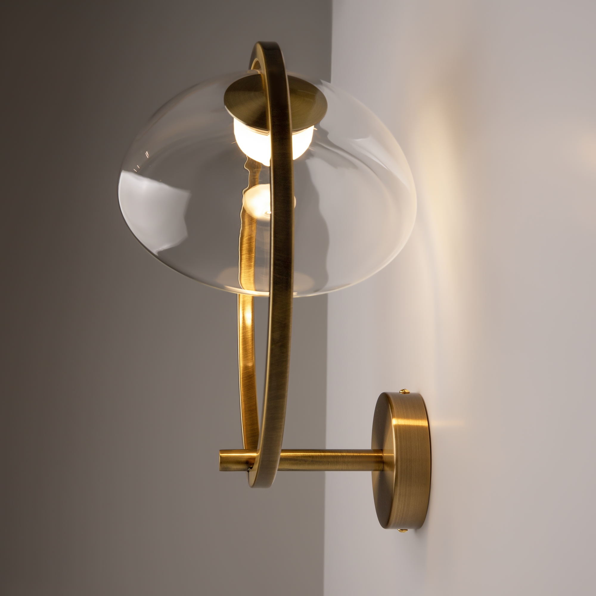 картинка Настенный светильник (бра) Maytoni MOD327WL-L5BS3K