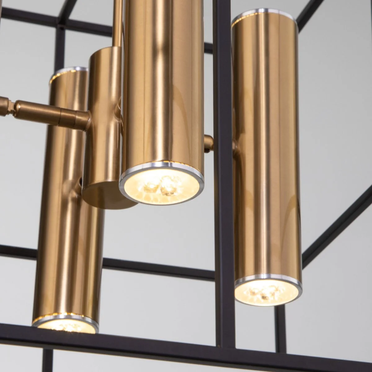 картинка Потолочный светильник 70142/8 латунь