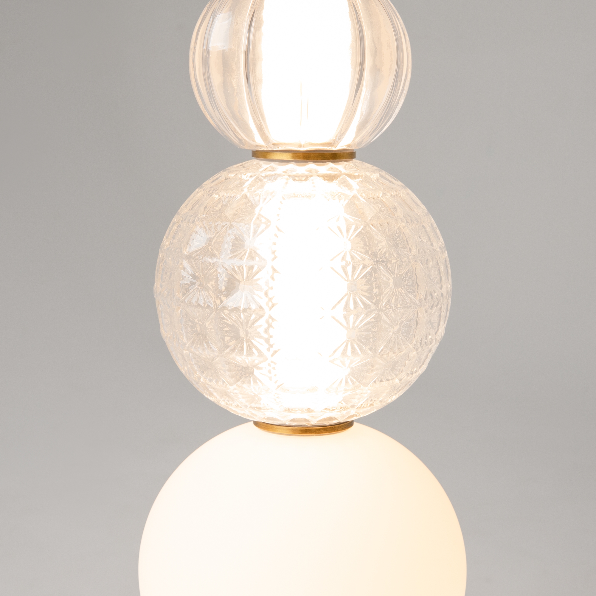 картинка Подвесной светильник Maytoni P069PL-L16G3K