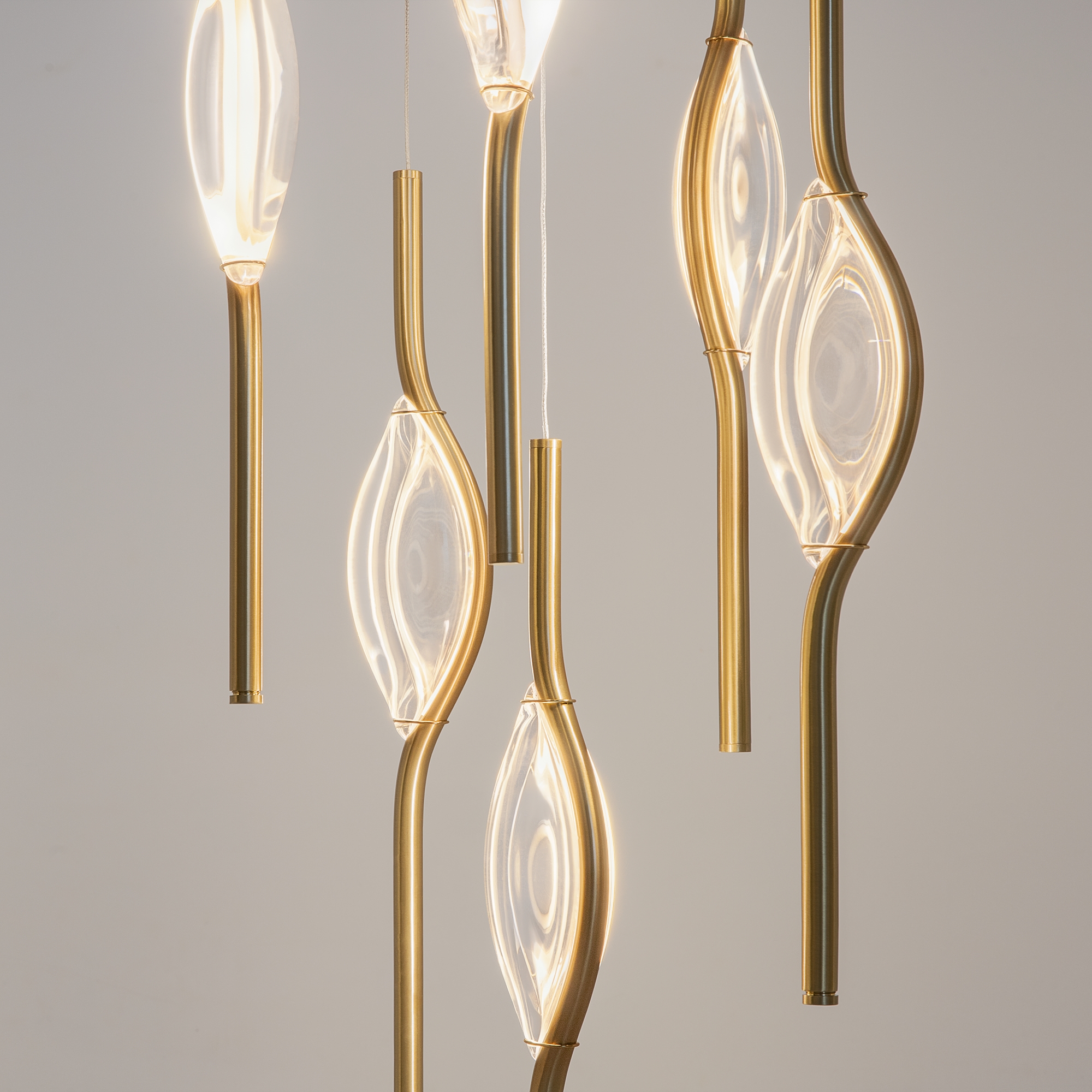 картинка Подвесной светильник Maytoni MOD347PL-L48BS3K