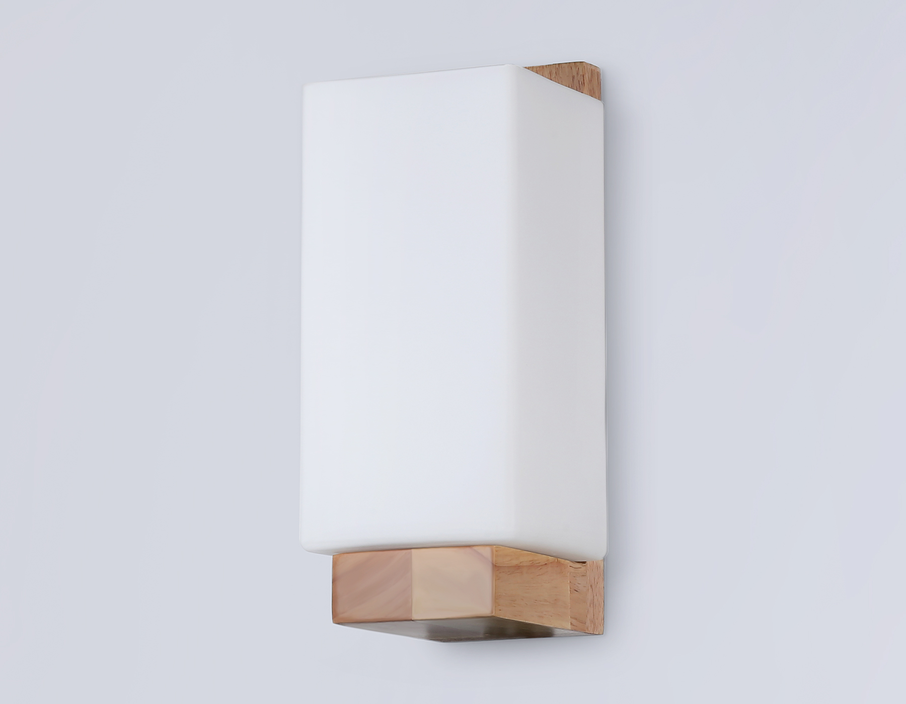 картинка Настенный светильник со сменной лампой TR83122