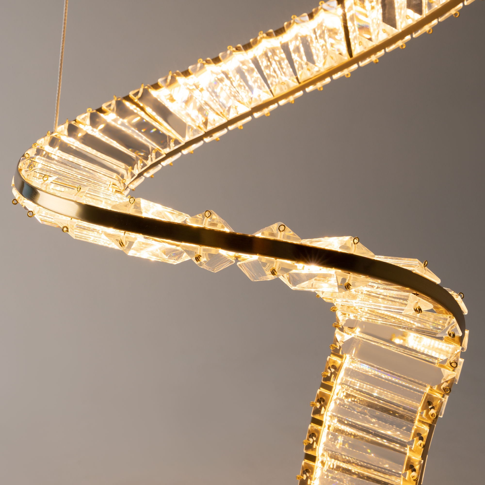 картинка Подвесной светильник Maytoni P097PL-L48BS3K