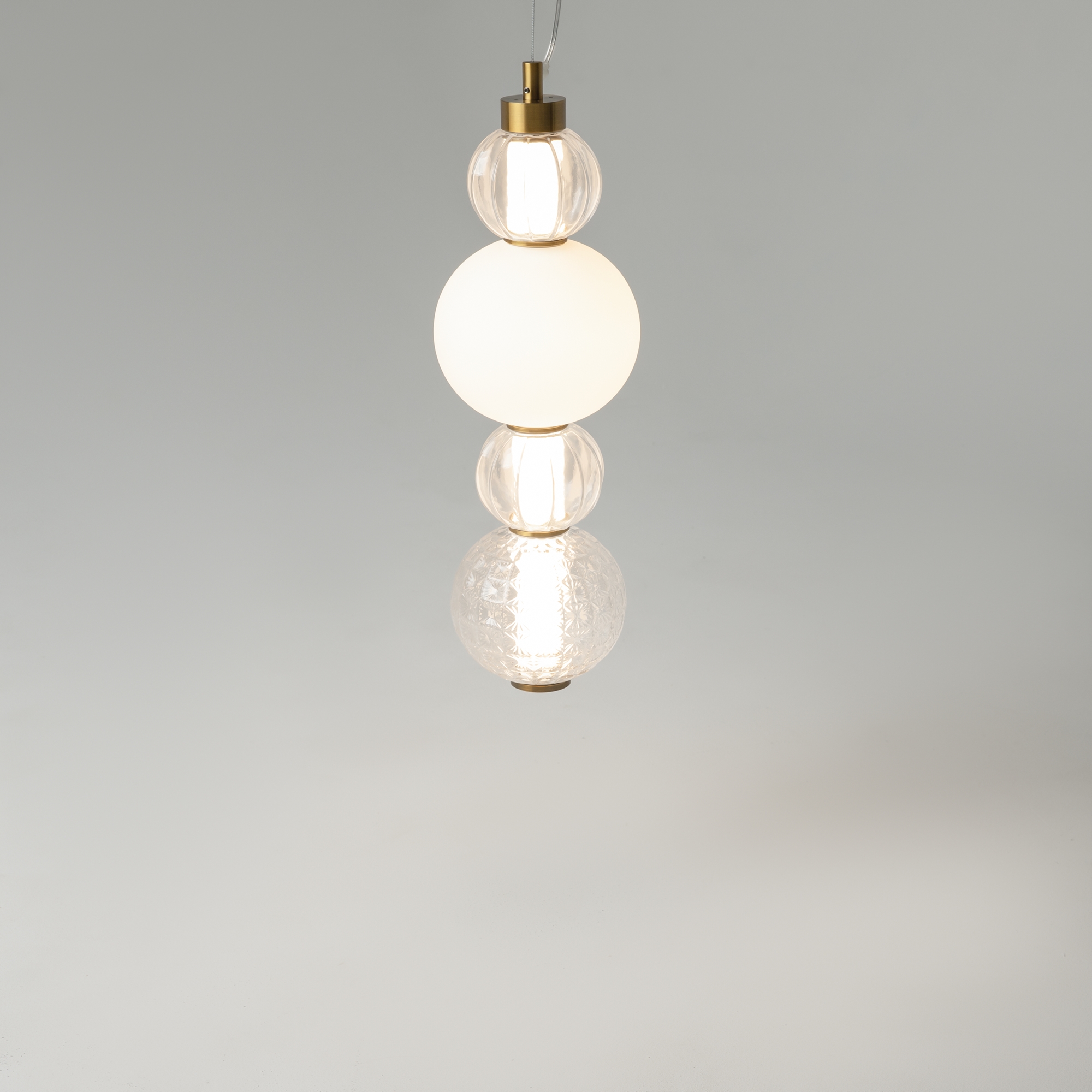 картинка Подвесной светильник Maytoni P069PL-L17G3K