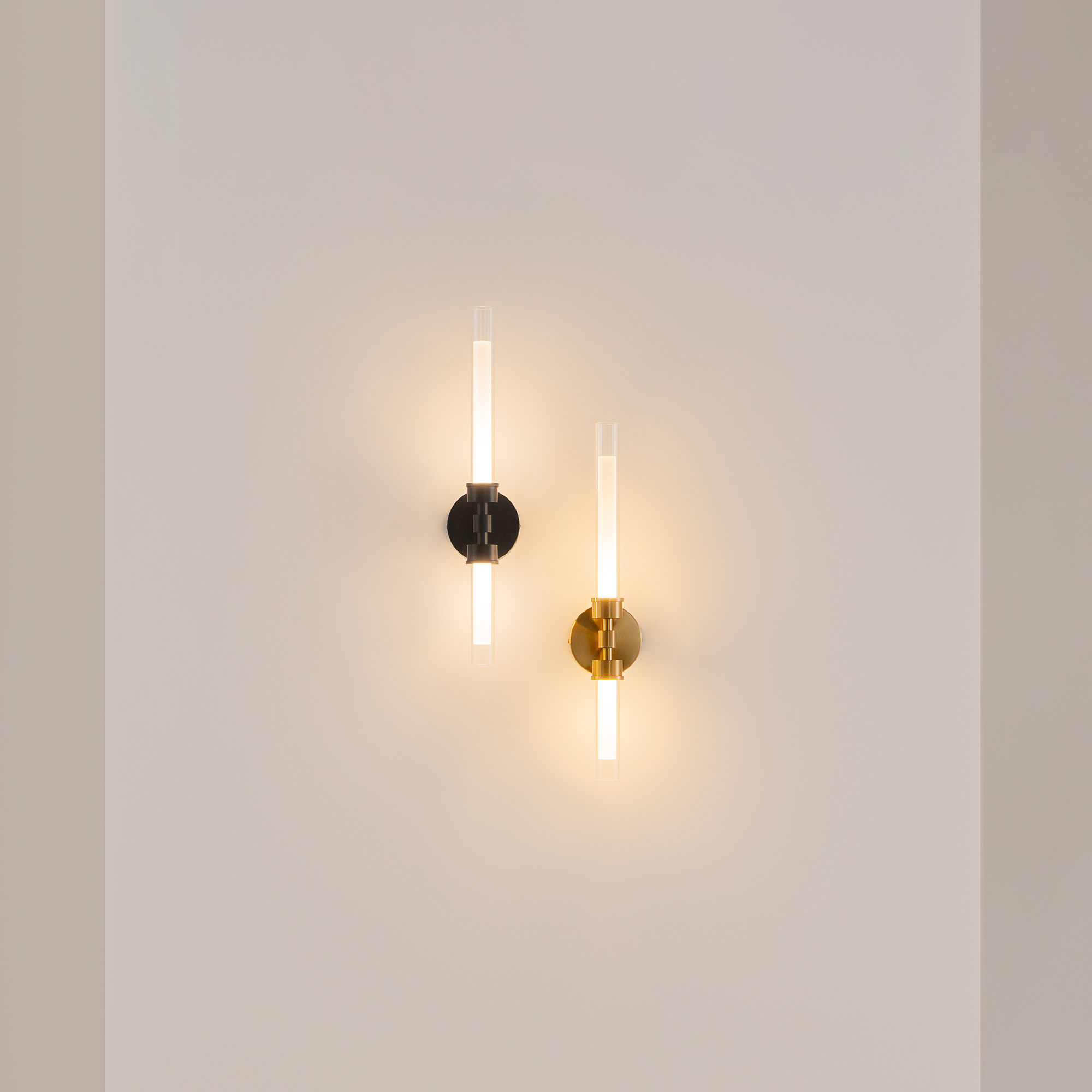 картинка Настенный светильник (бра) Maytoni MOD116WL-L7B3K