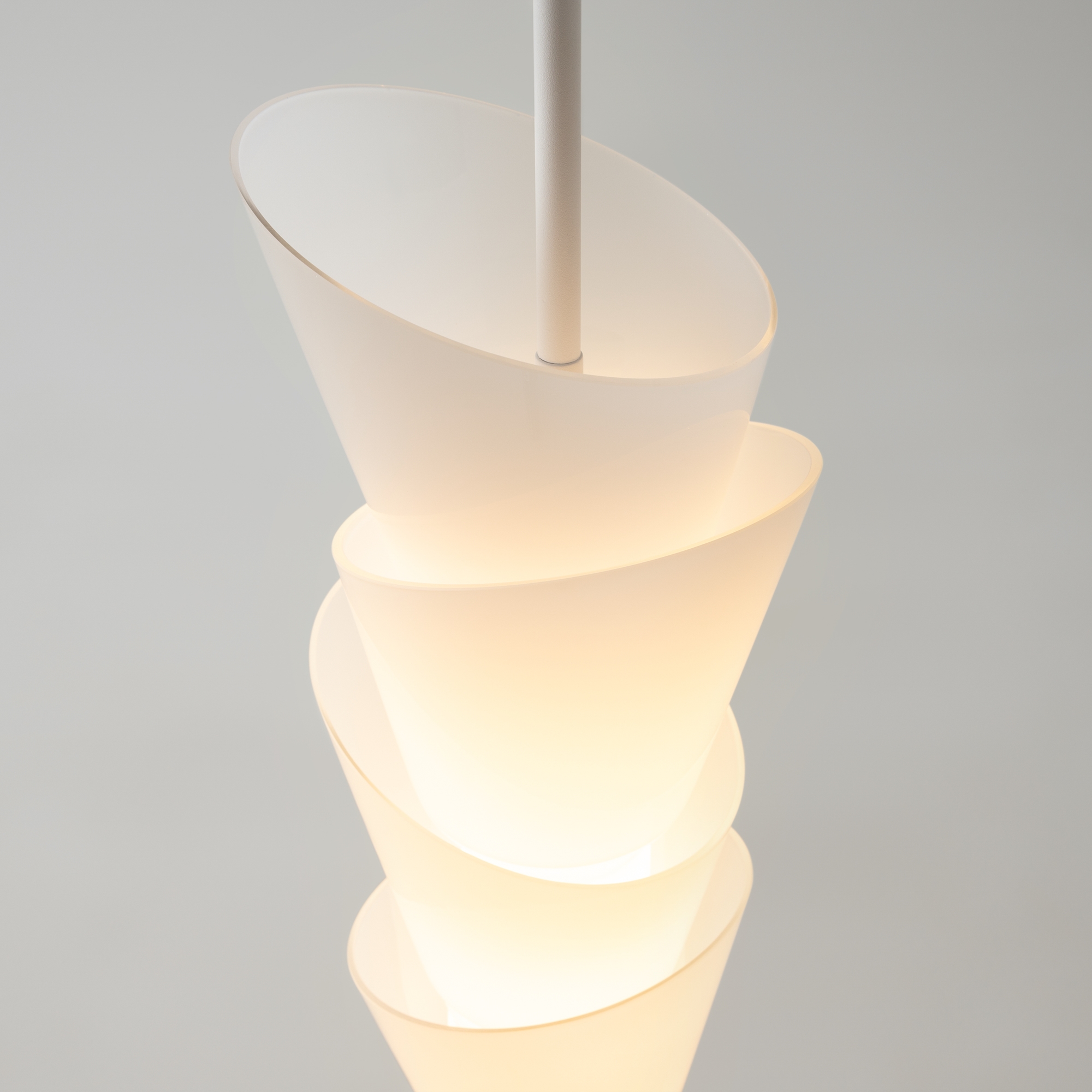 картинка Подвесной светильник Maytoni MOD374PL-L28W3K